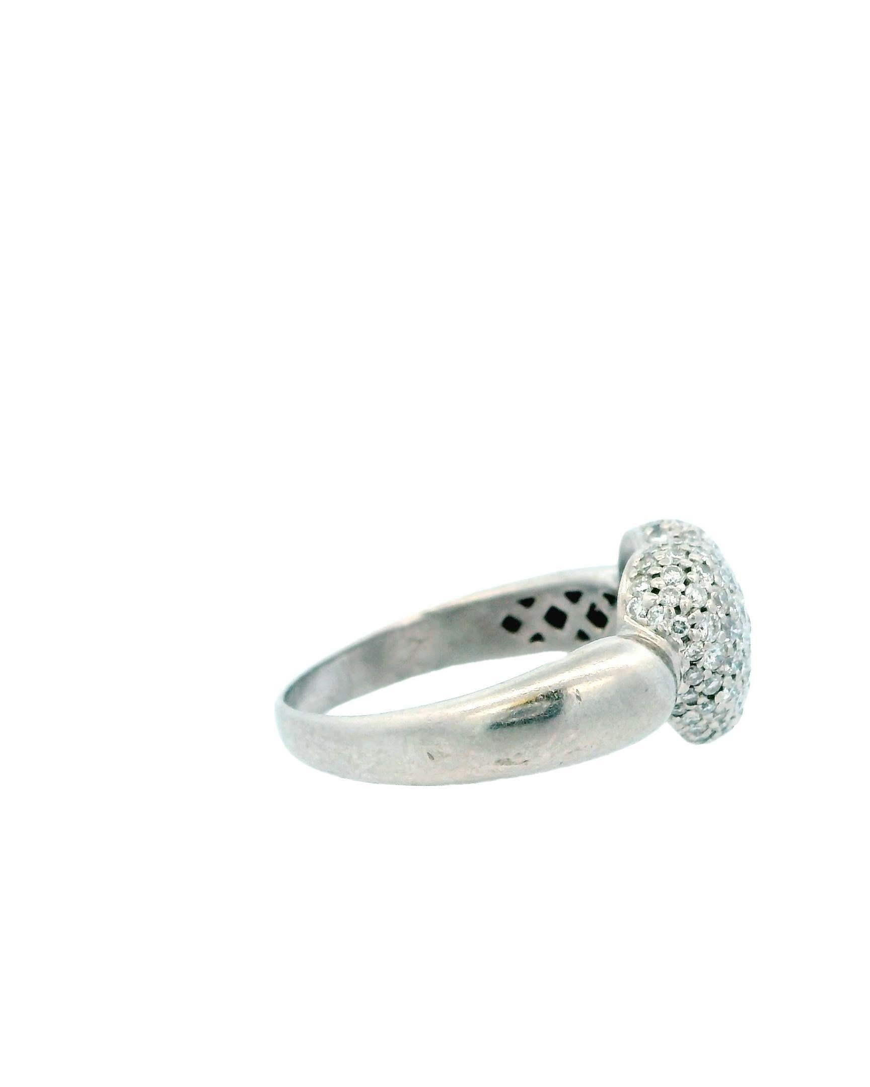 Anello in platino con pavé a forma di cuore In condizioni buone in vendita a Great Neck Plaza, NY