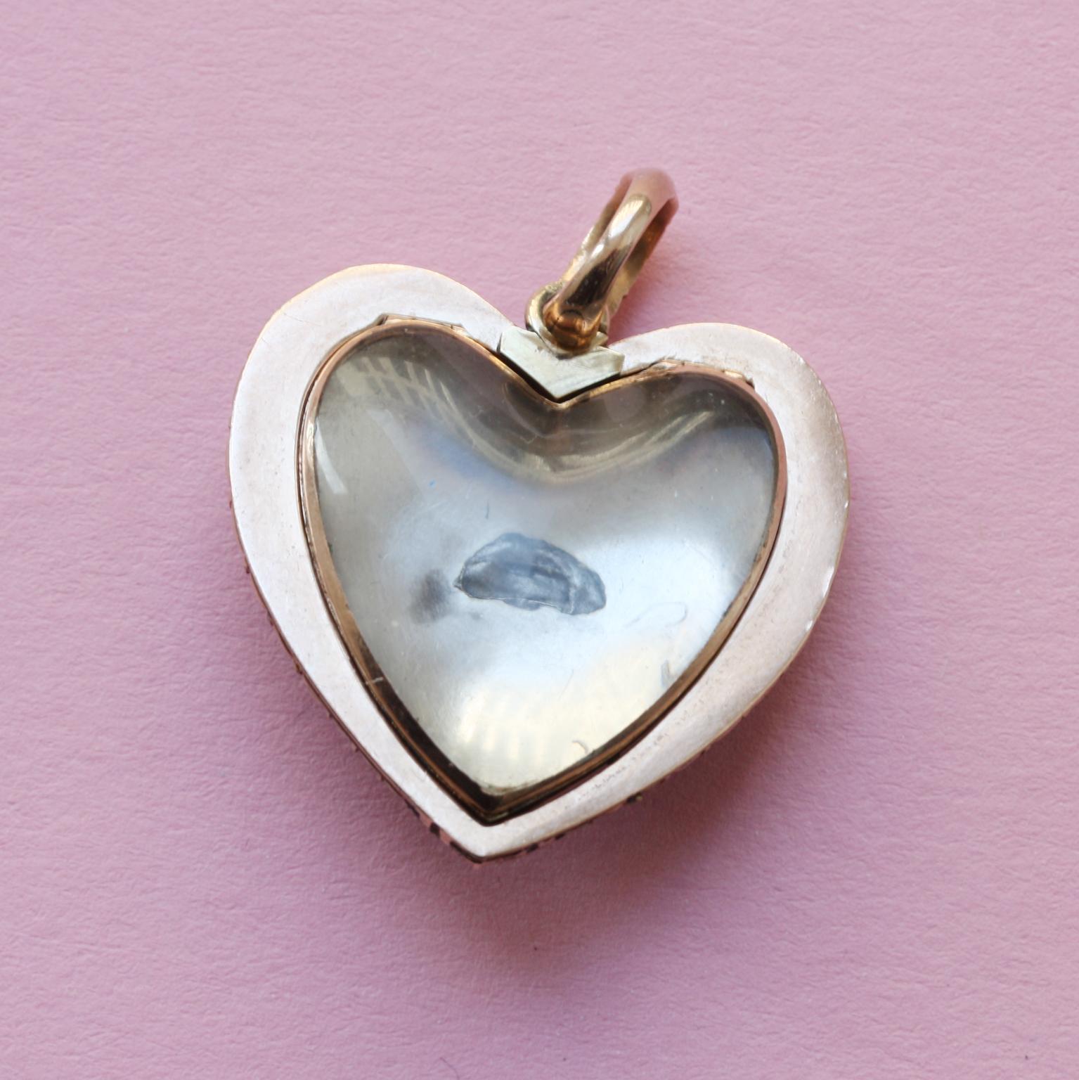 Heart Shaped Pearl and Blue Enamel Victorian Locket In Good Condition In Amsterdam, NL