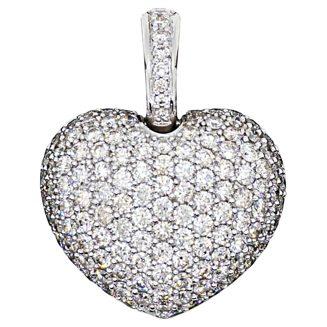 Heart-Shaped Pendant Clip With Numerous Diamonds 4.85 ct White Gold 18k For Sale