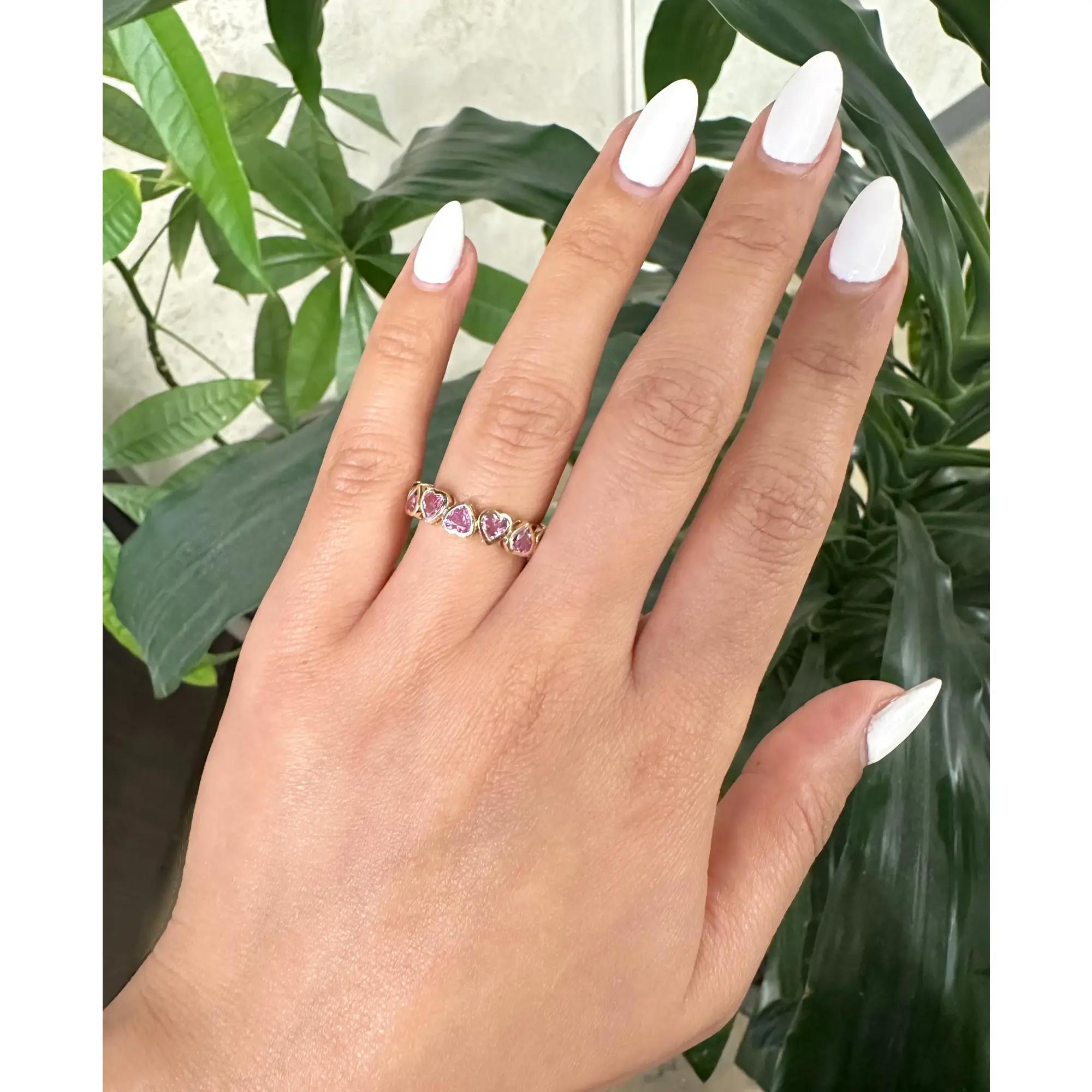 Cuore Anello a forma di cuore con zaffiro rosa per l'eternità in oro bianco 14K 4.01Cttw misura 7 in vendita