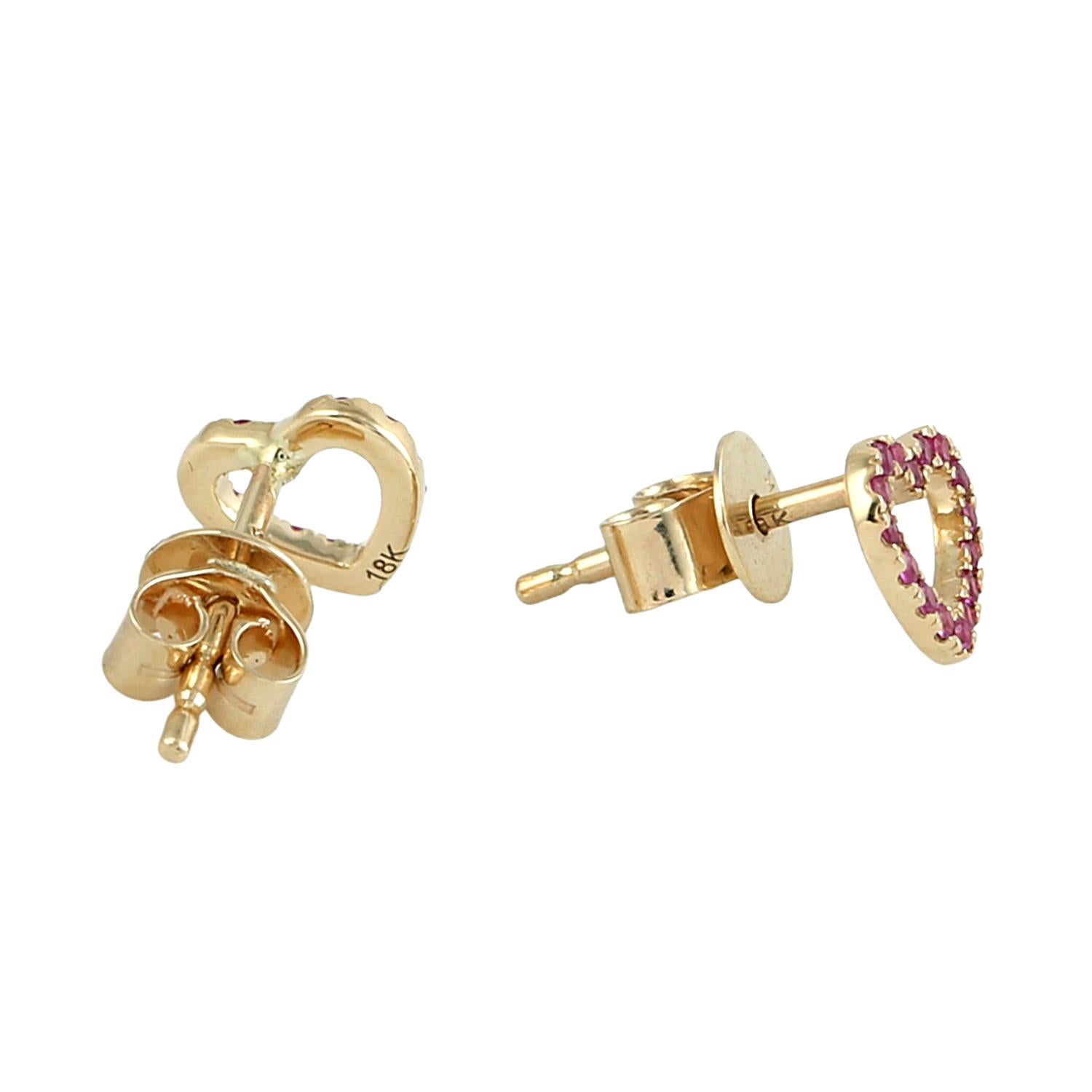 Taglio misto Heart Shaped Pink Sapphire Pave Minimal Studs In 14k Yellow Gold in vendita