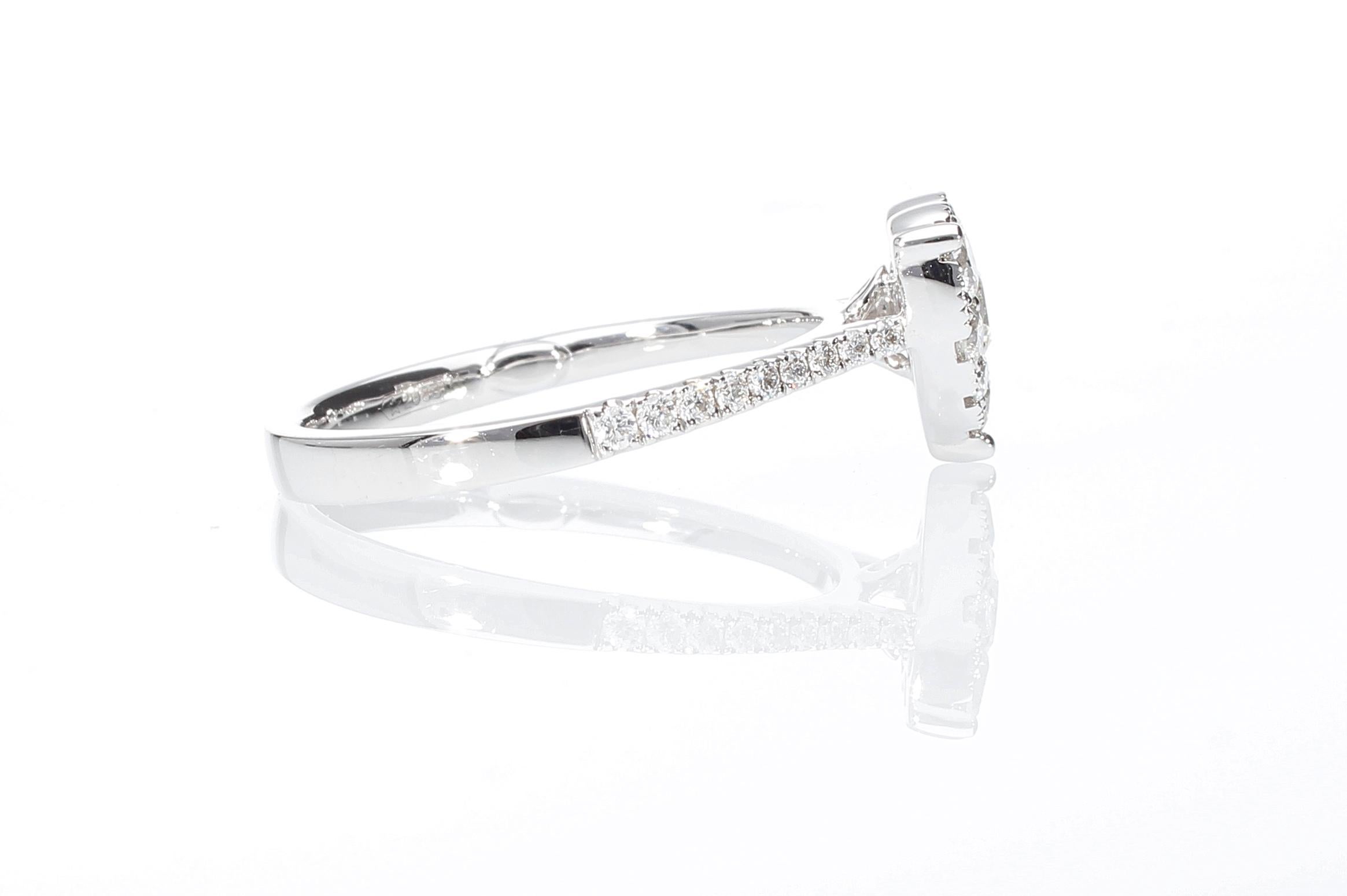 Bague de fiançailles en forme de cœur avec 0,75 carat de diamants en vente 4