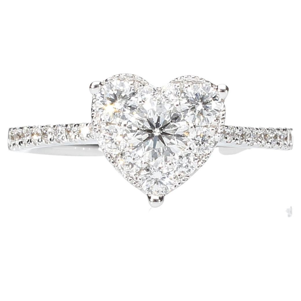 Bague de fiançailles en forme de cœur avec 0,75 carat de diamants en vente
