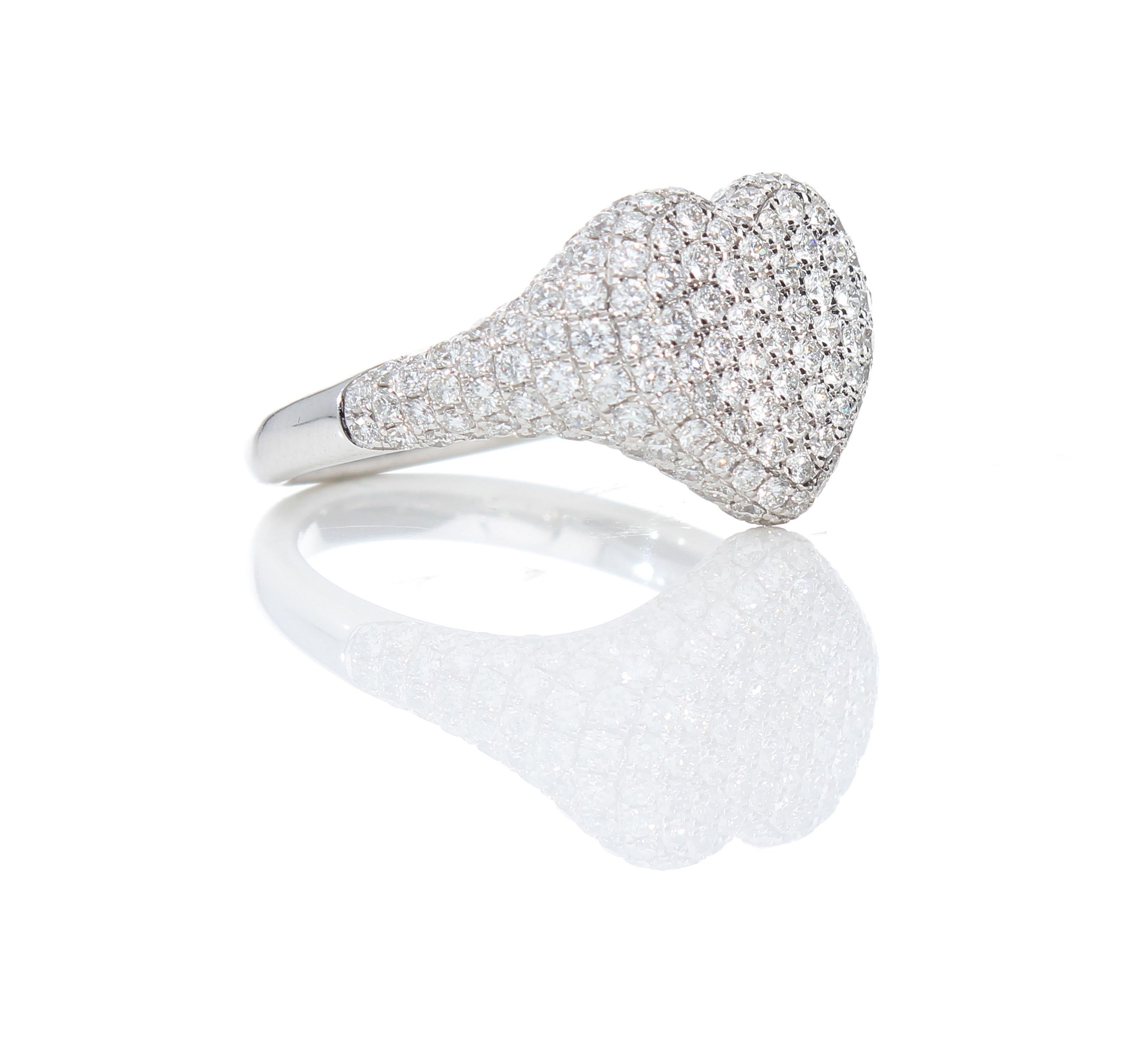 Diamonds ct 1.73, Contemporary Heart Ring in 18 Kt Gold. Made in Italy For Sale 4