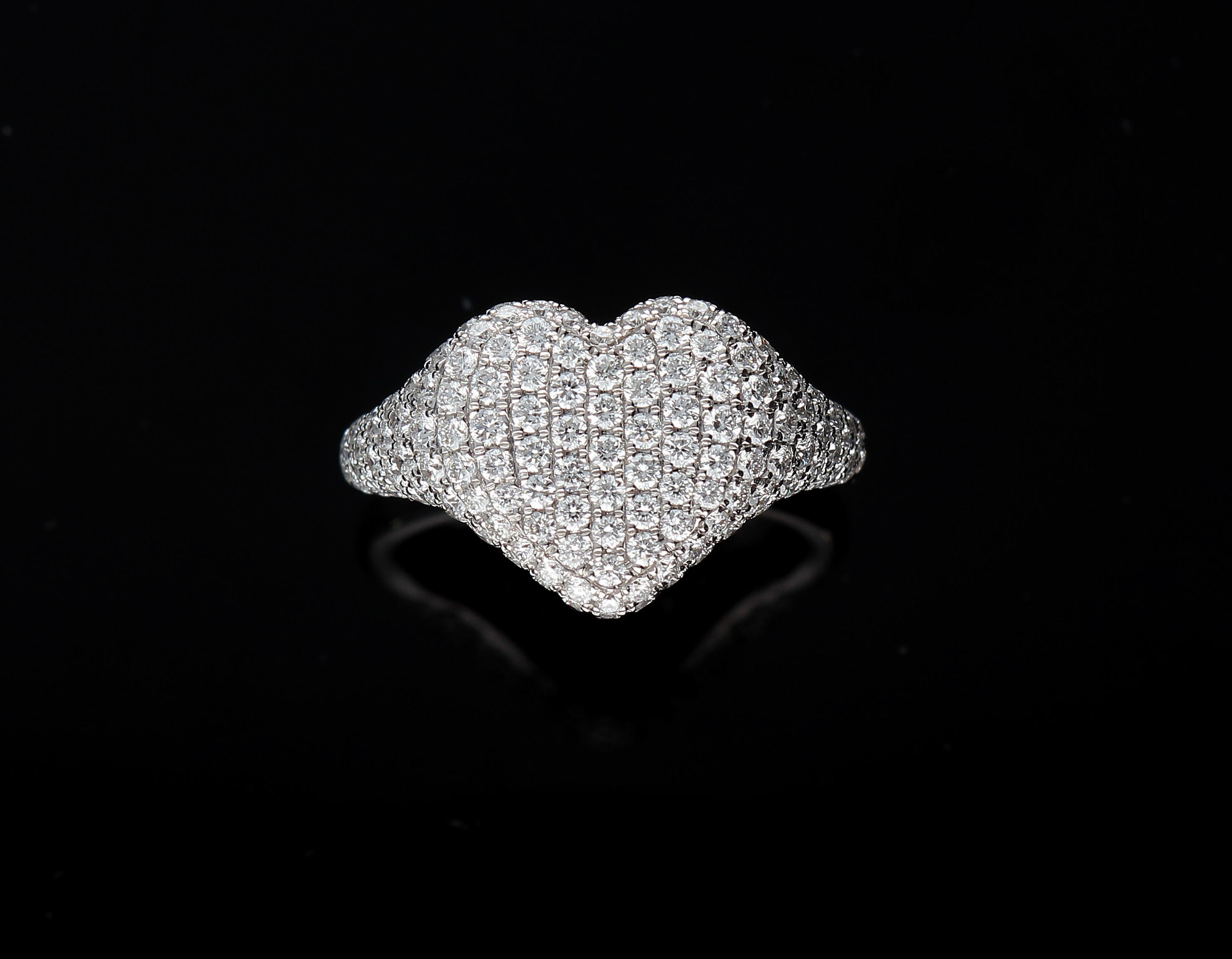 Diamonds ct 1.73, Contemporary Heart Ring in 18 Kt Gold. Made in Italy For Sale 8