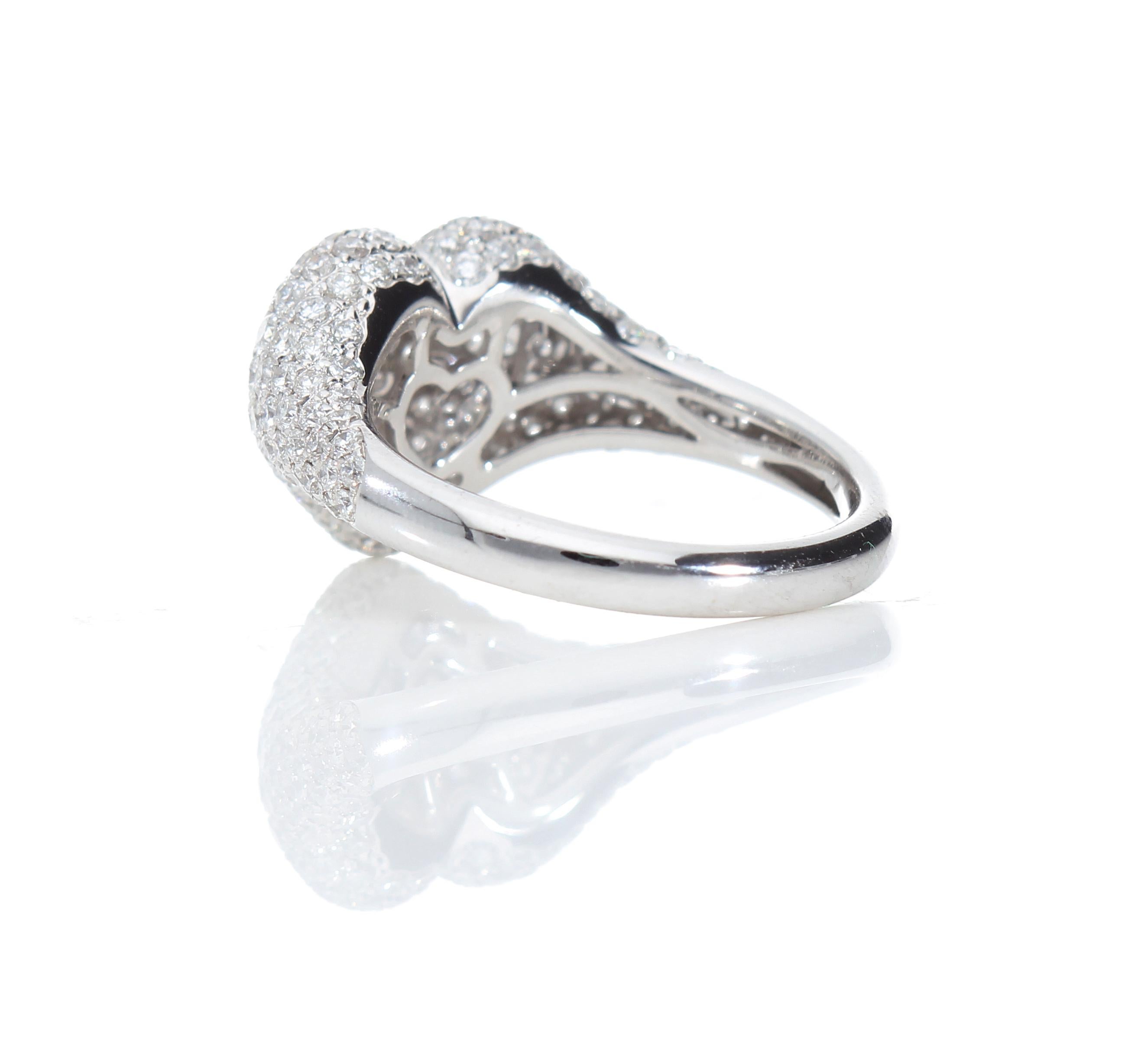 Women's Diamonds ct 1.73, Contemporary Heart Ring in 18 Kt Gold. Made in Italy For Sale