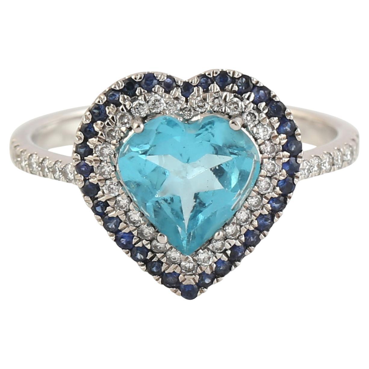 Herzförmiger Ring aus 18 Karat Weißgold mit Apetite, Saphir und Diamanten