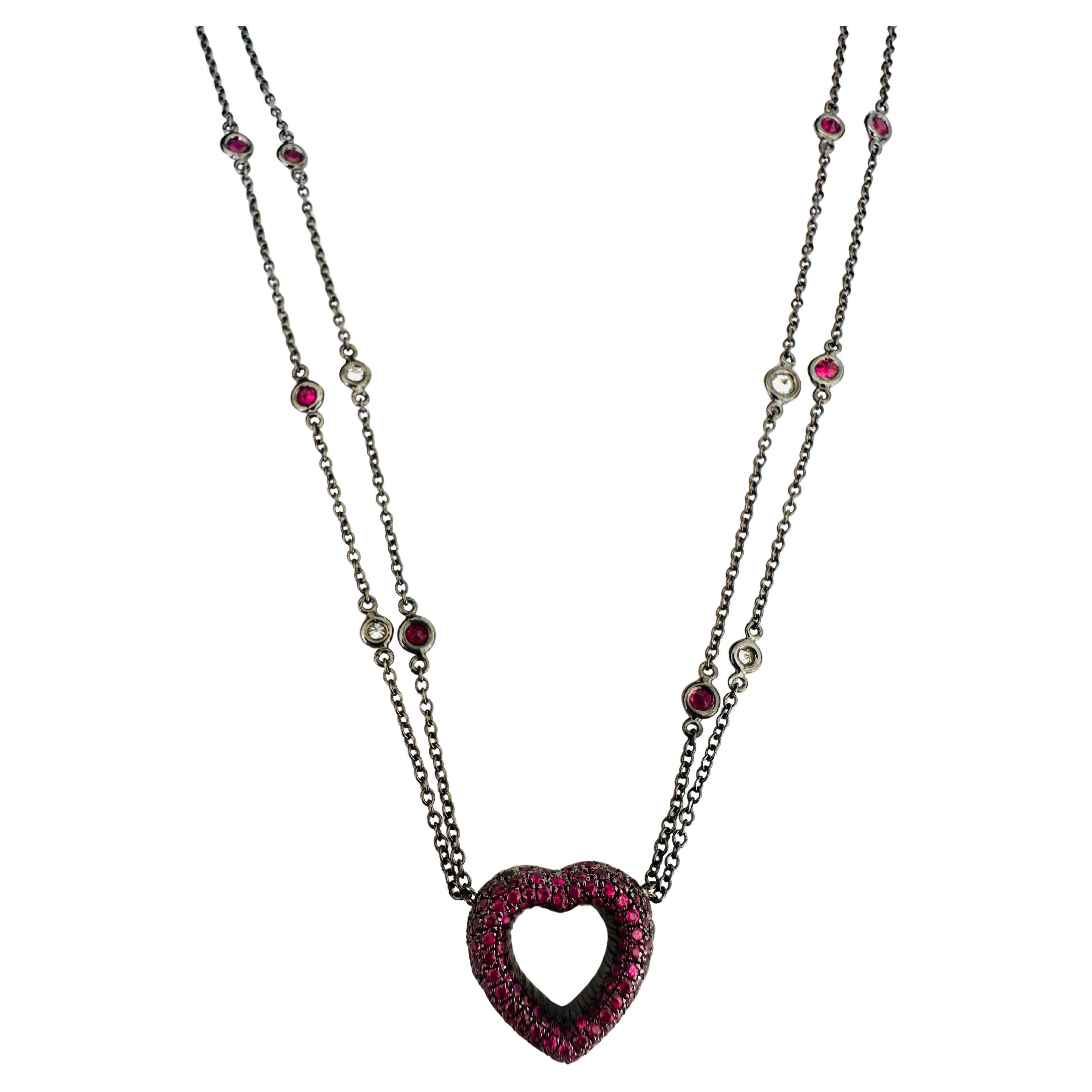 Herzförmiger Rubin-Anhänger und Diamant- und Rubin-Station-Halskette im Zustand „Neu“ im Angebot in Denver, CO