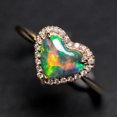 Bague de fiançailles en forme de coeur en or jaune 14k avec halo en diamant et opale semi-noire