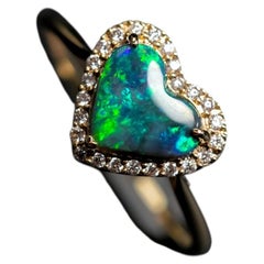 Bague de fiançailles en forme de coeur en or jaune 14k avec halo en diamant et opale semi-noire