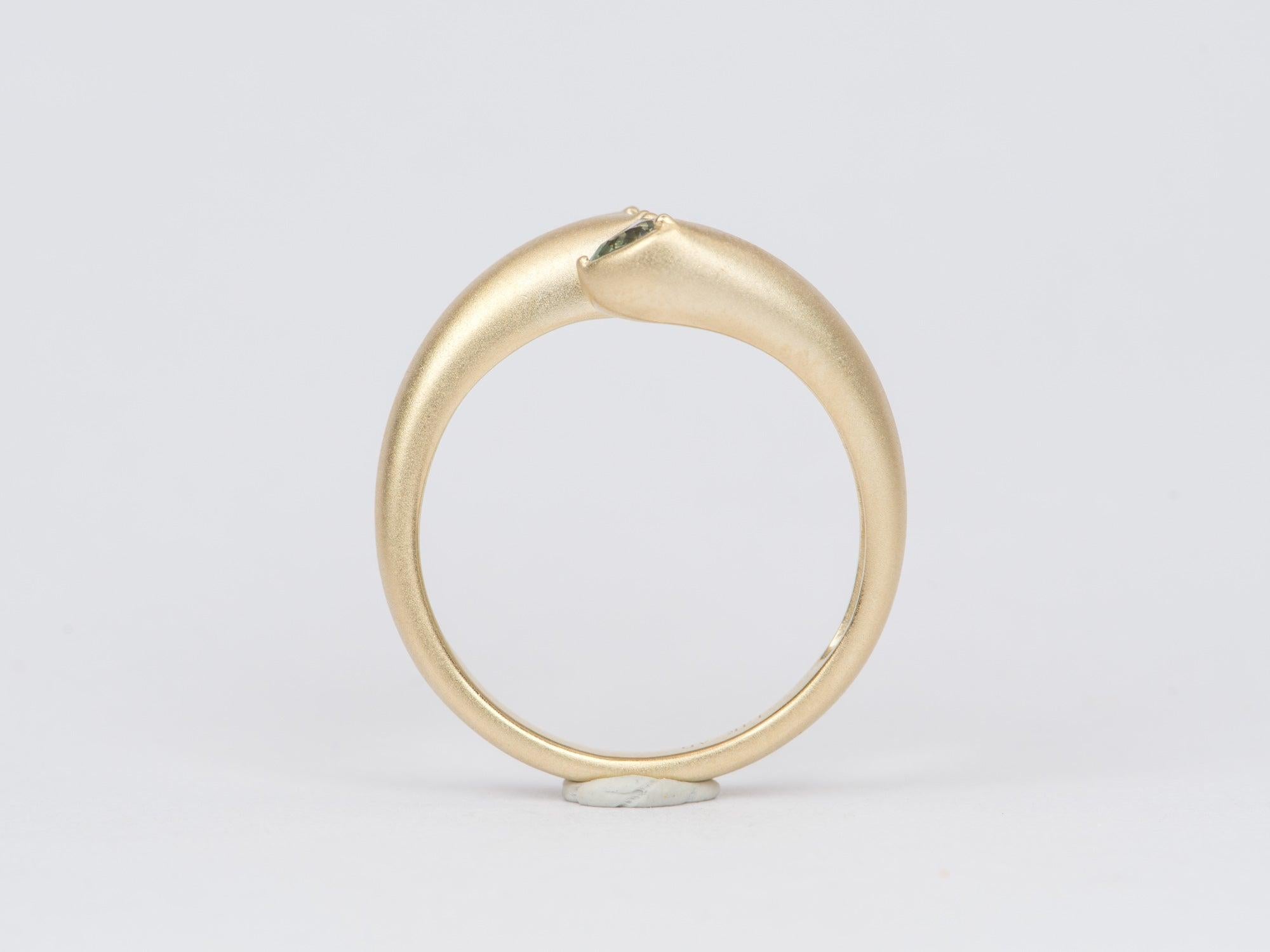 Herzförmiger Teal Saphir 14K Gold Puffy Kuppelring R6426 im Zustand „Neu“ in Osprey, FL