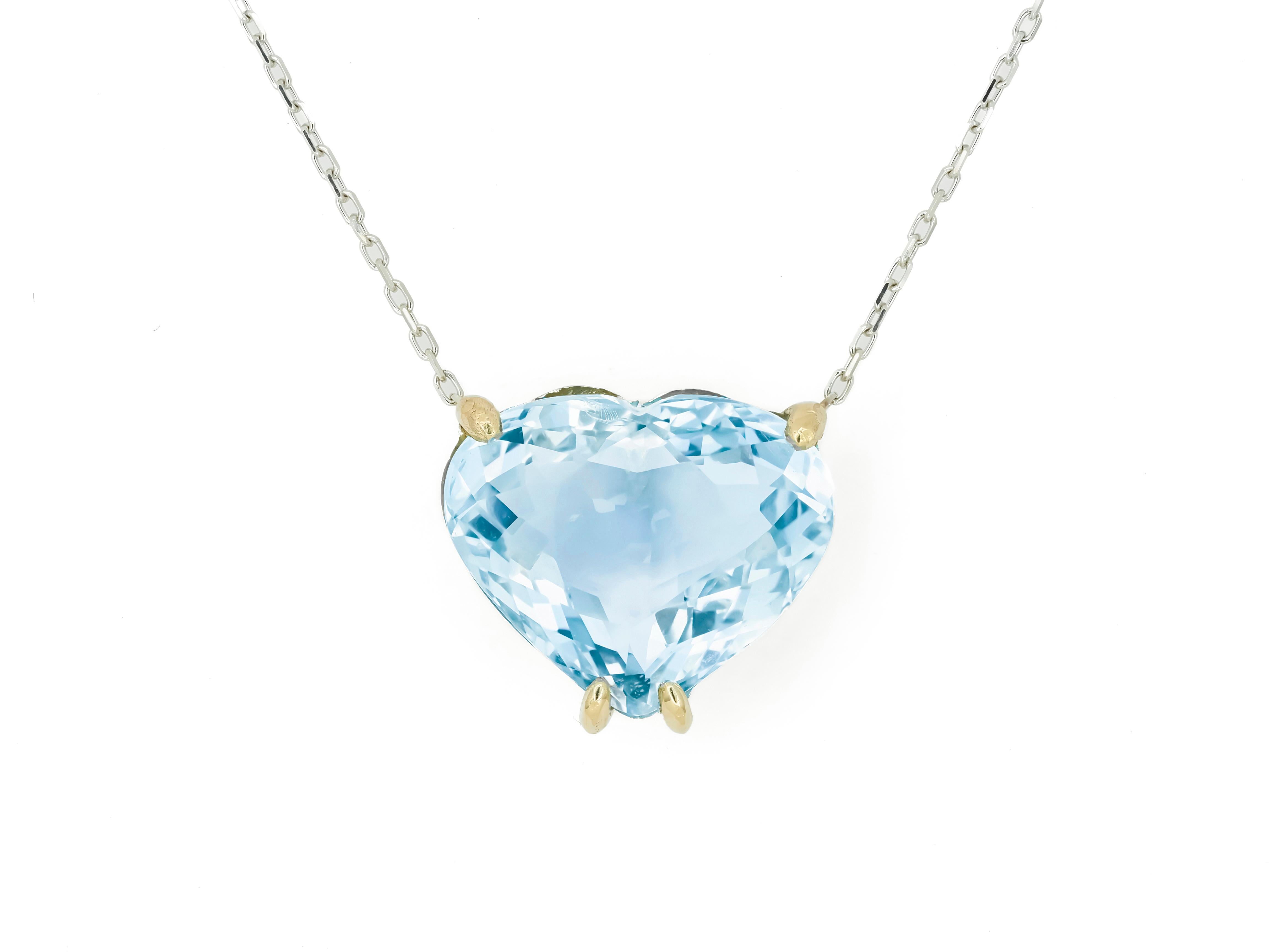 Women's Heart shaped topaz pendant necklace in 14k gold.  For Sale