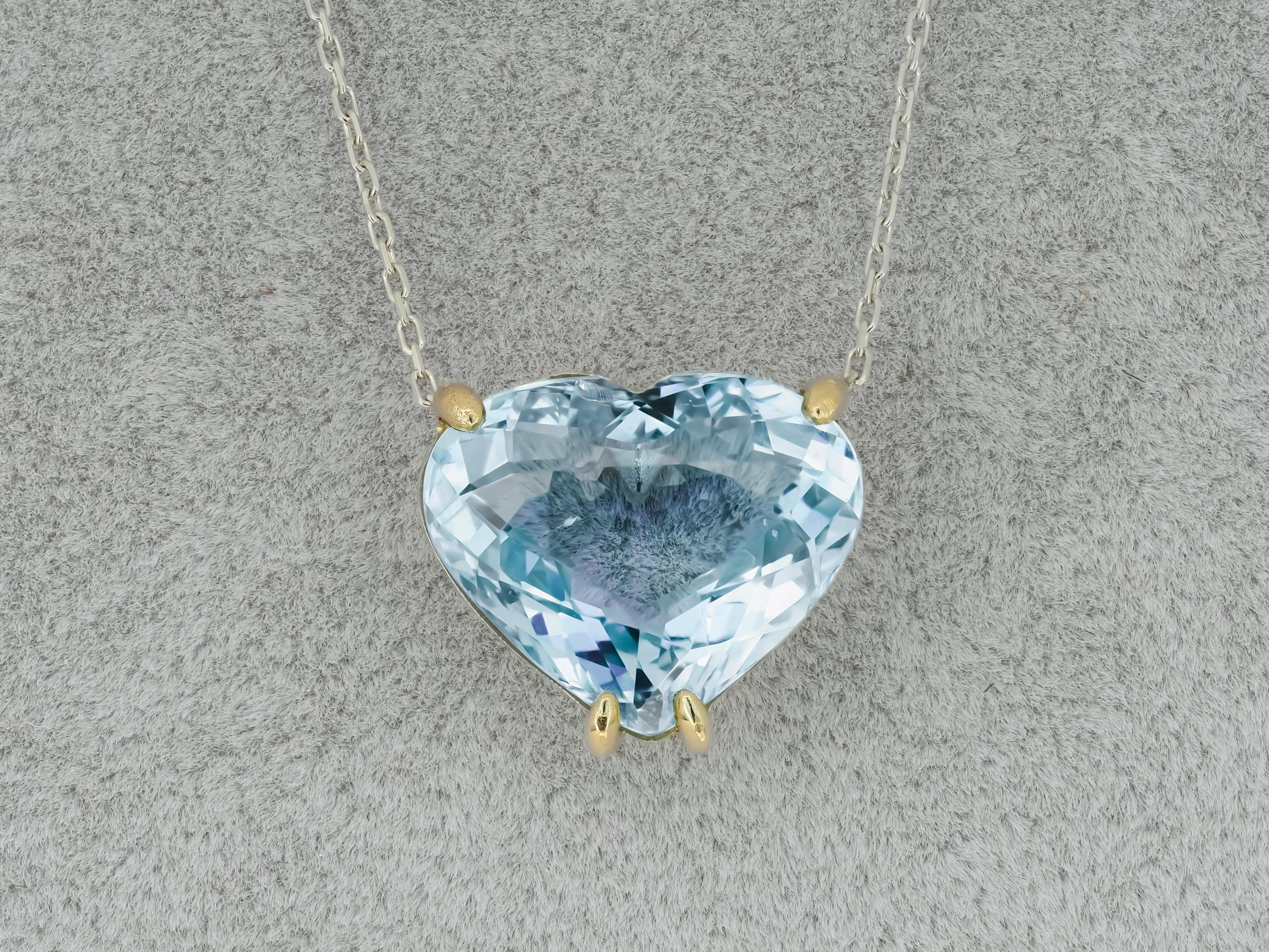 Heart shaped topaz pendant necklace in 14k gold.  For Sale 2