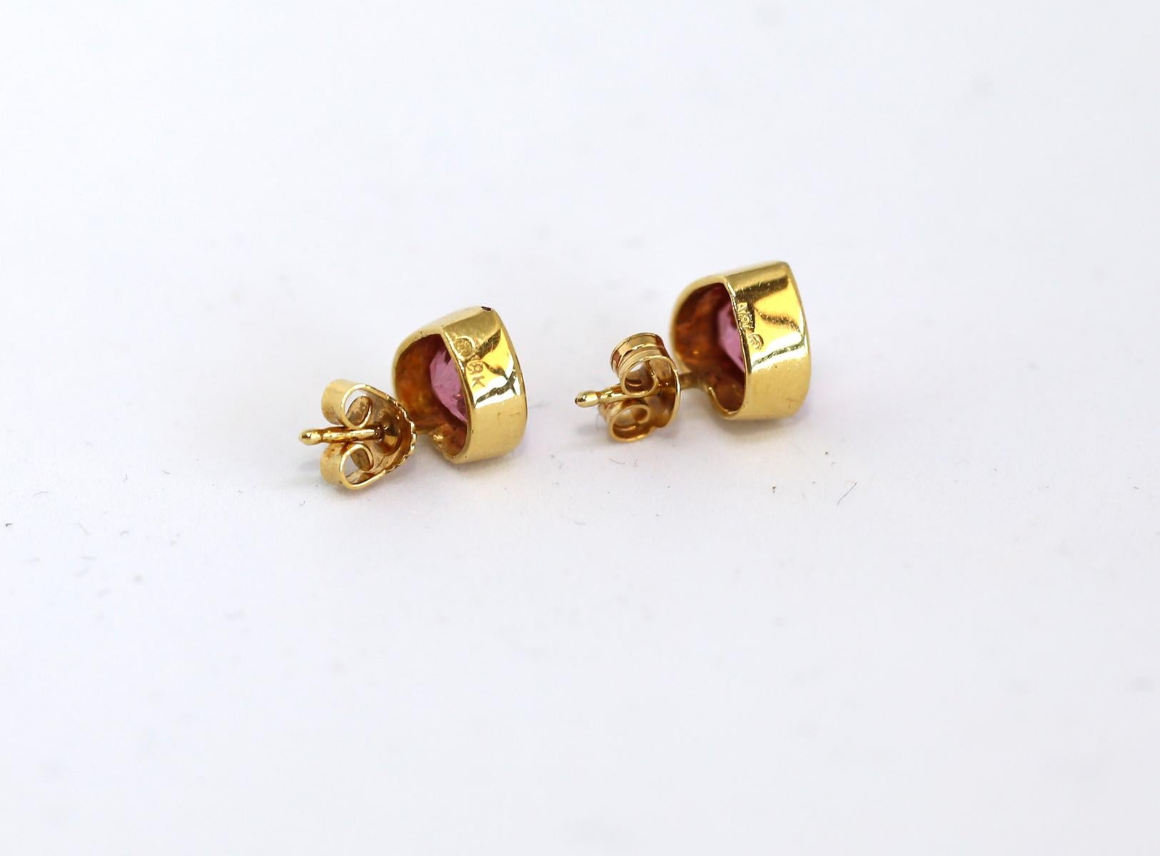 Boucles d'oreilles en or jaune 18 carats avec tourmaline en forme de cœur, 2000 en vente 2