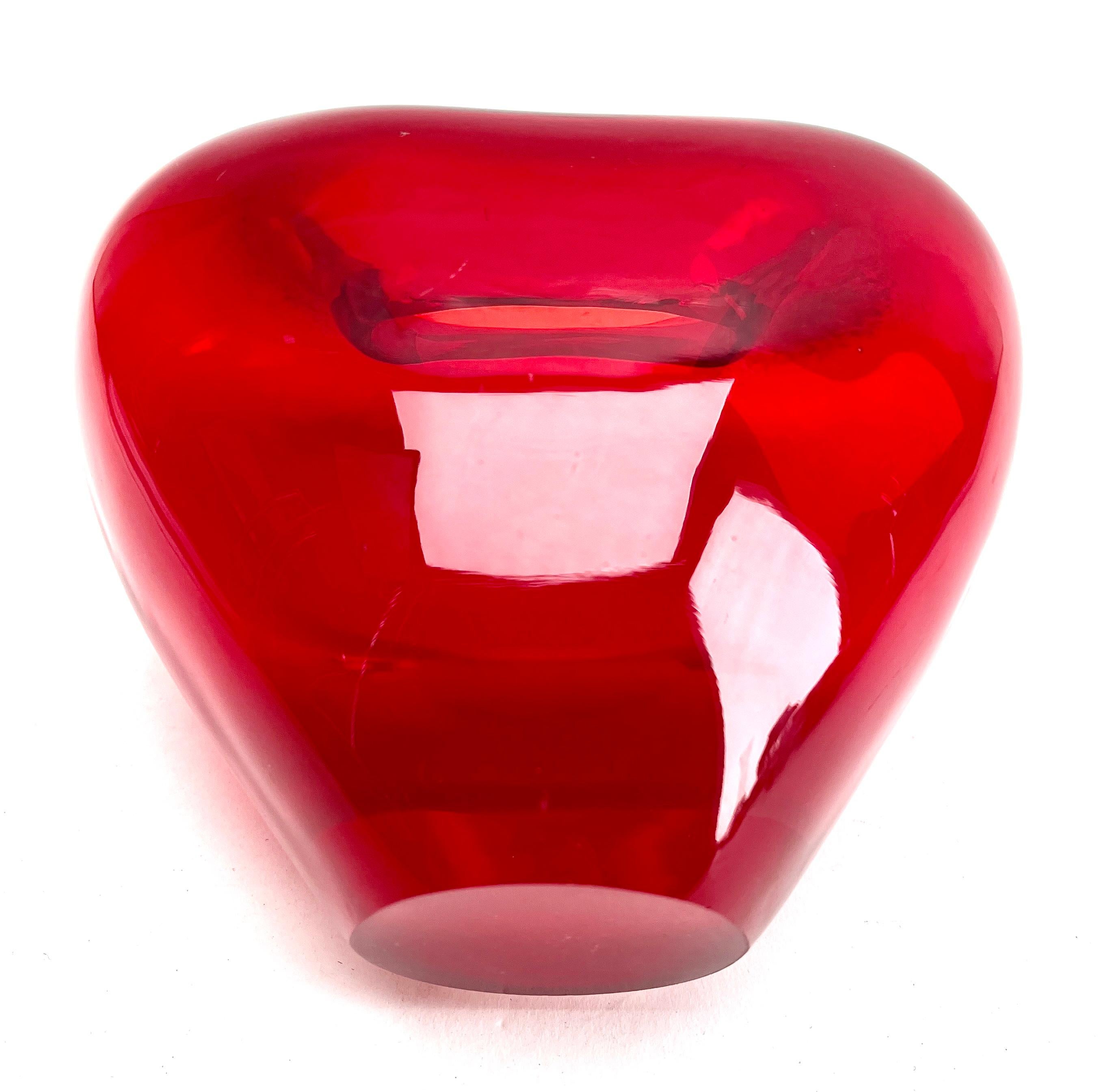 Mid-Century Modern Heart-shaped vase. Salviati collection, designed by Maria Christina Hamel. 