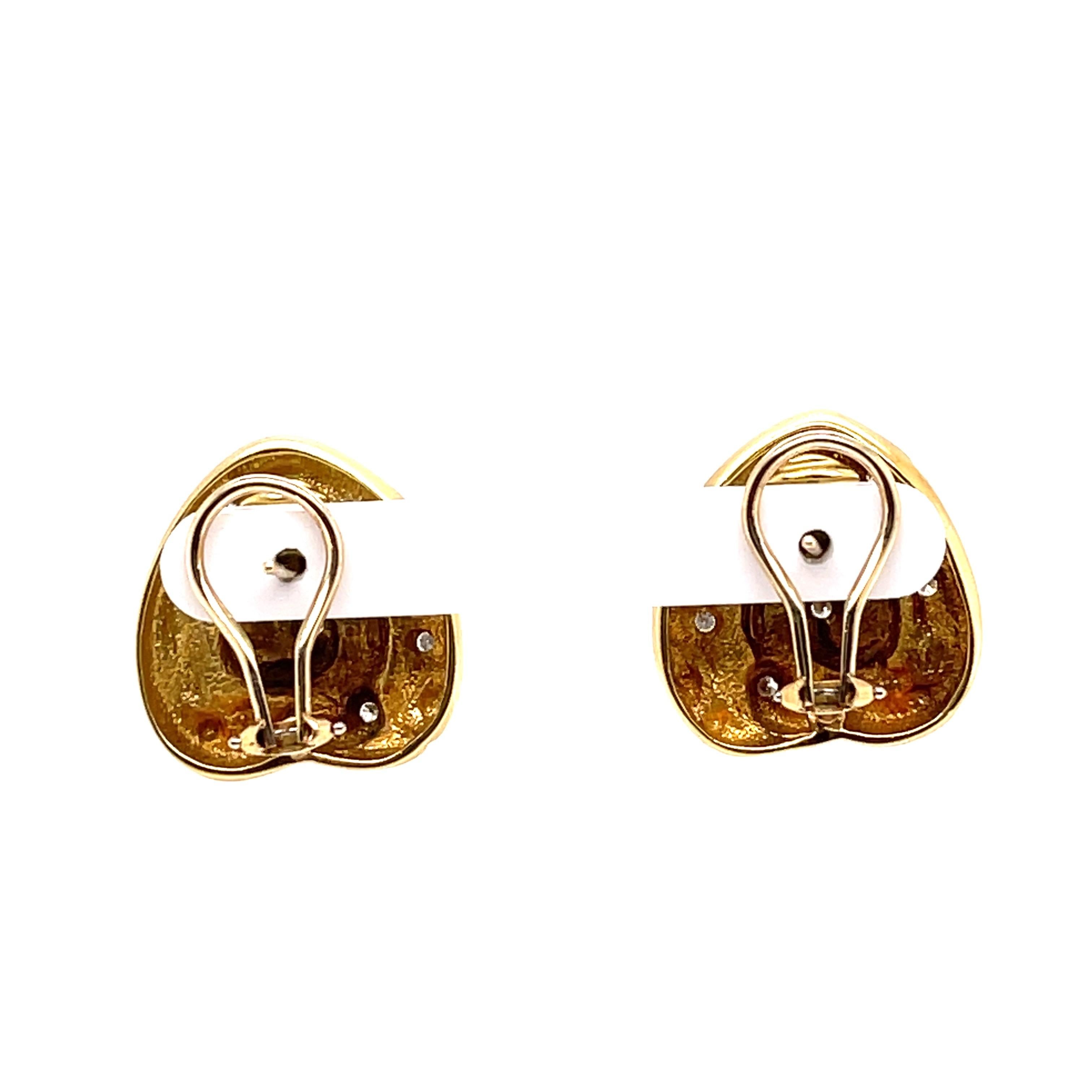 Heart Shaped Vintage Diamond Gold Earrings In Good Condition For Sale In New York, NY