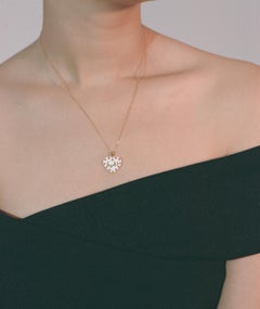 Heart shaped white 18k Gold  adjustable chain Necklace.