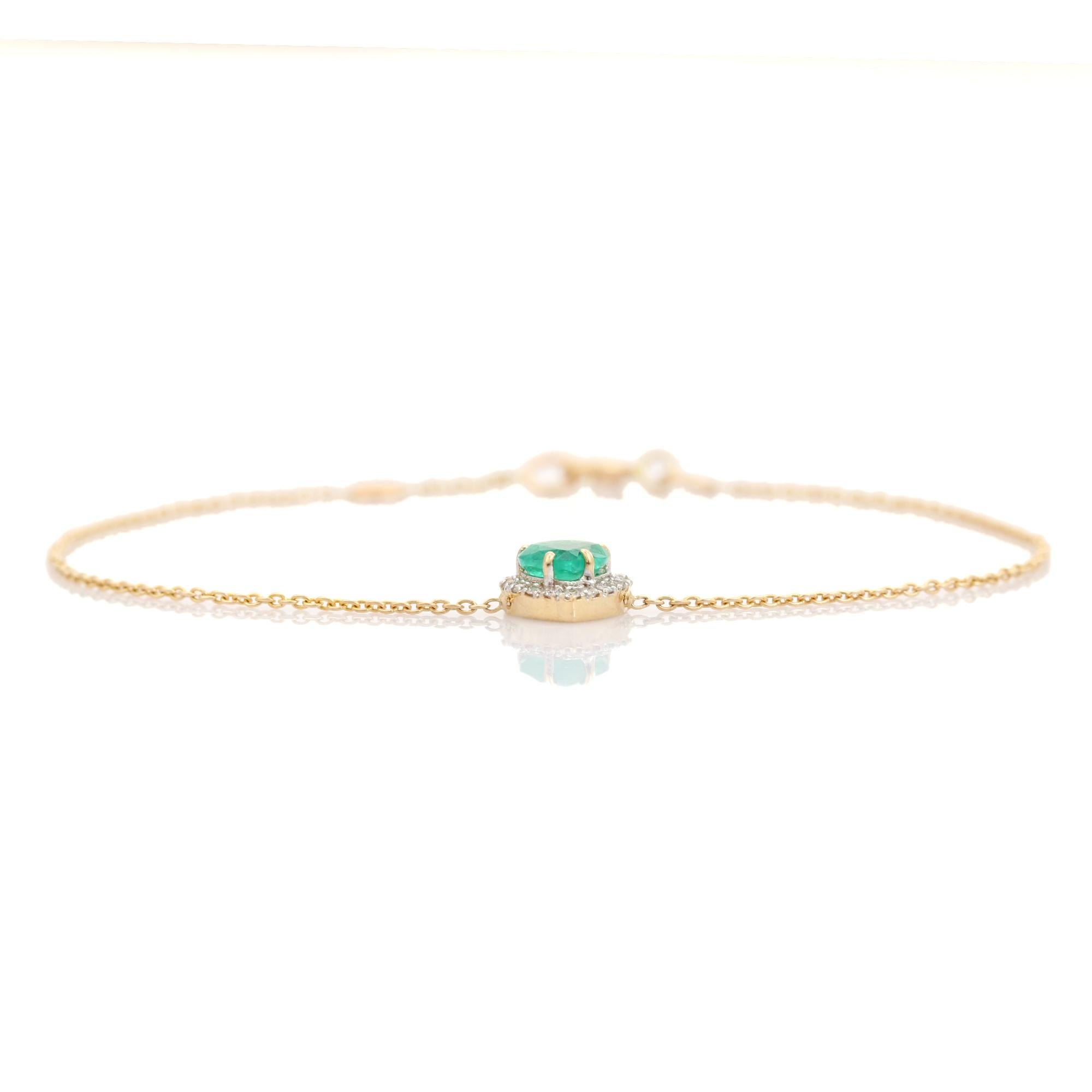 Moderne Bracelet en or jaune 14K en forme de coeur avec émeraude zambienne et halo de diamants en vente