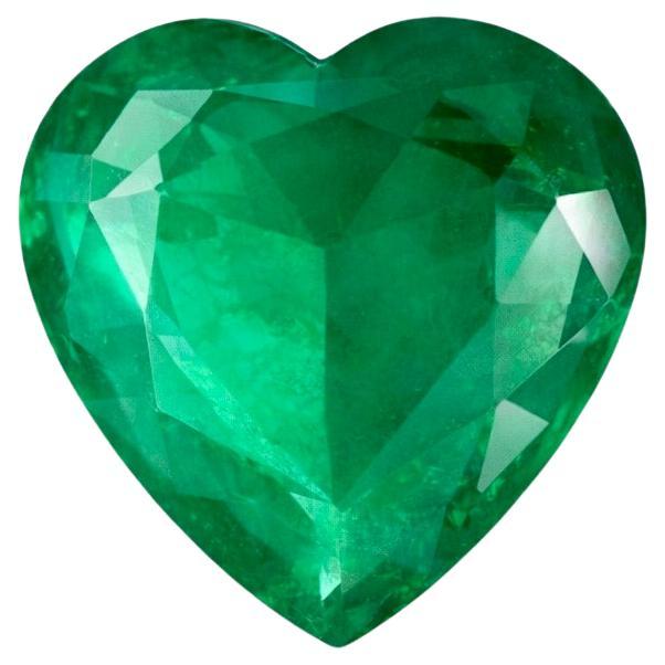 Heart Shaped Zambian Emerald of 5.06 Carat en vente