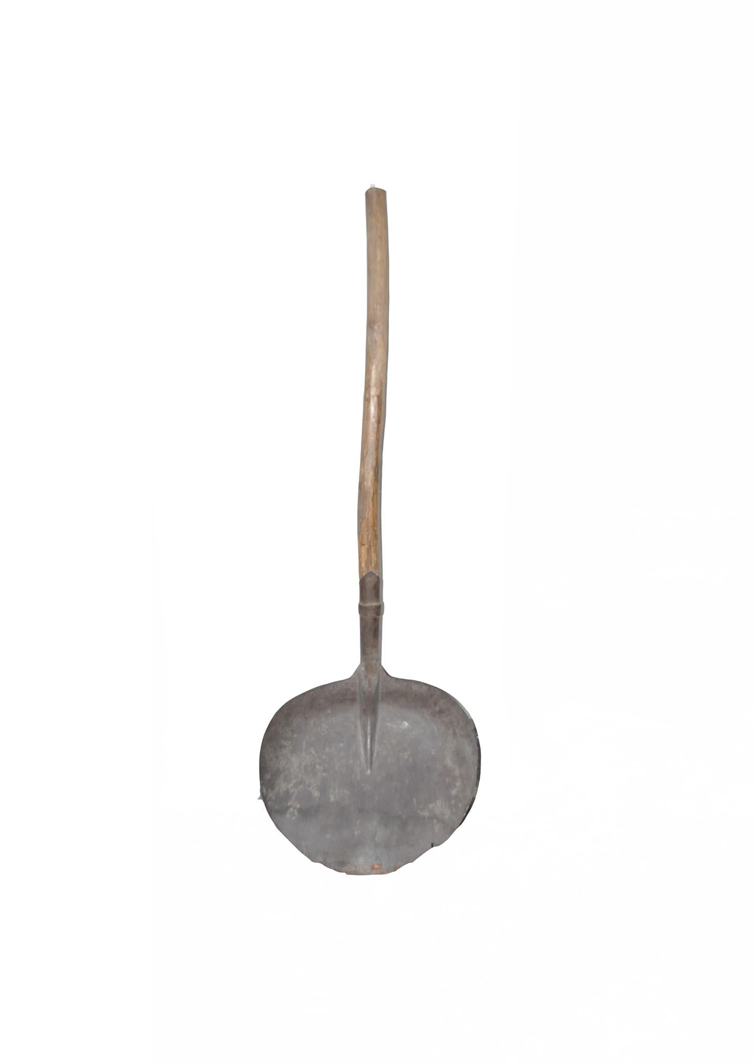 Heart Shovel with Original Wooden Handle In Good Condition For Sale In Lábatlan, HU