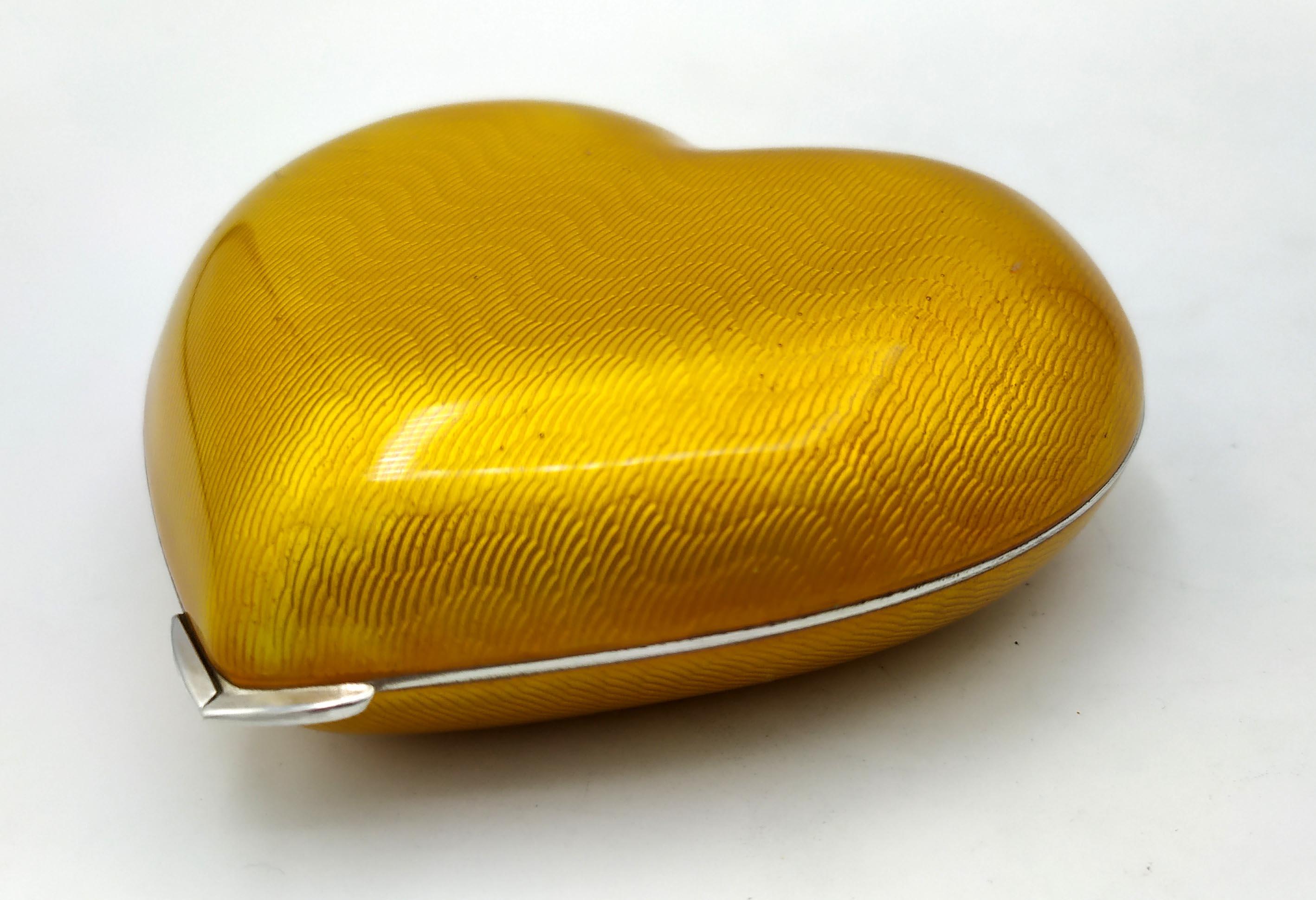 Herz-Tischschachtel aus gelber Emaille und Sterlingsilber Salimbeni  (Handbemalt) im Angebot