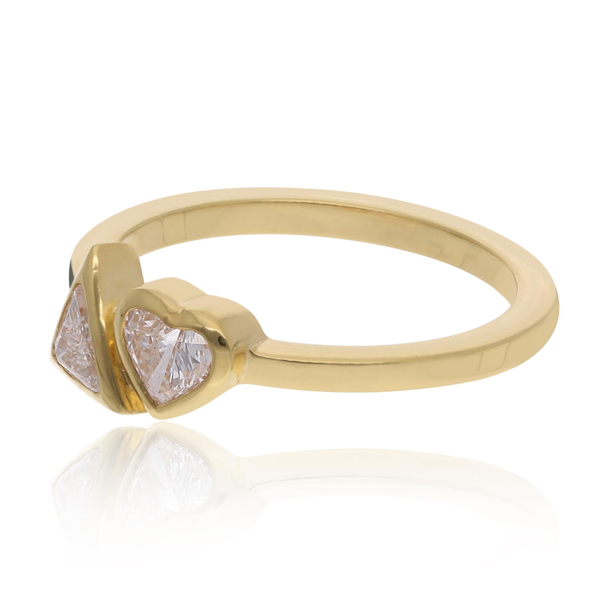 En vente :  Bague jonc en or jaune 14 carats avec diamants en forme de cœur et de trillion 2