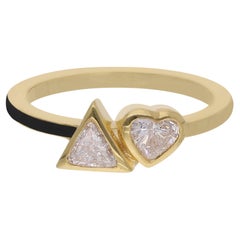 Bague jonc en or jaune 14 carats avec diamants en forme de cœur et de trillion