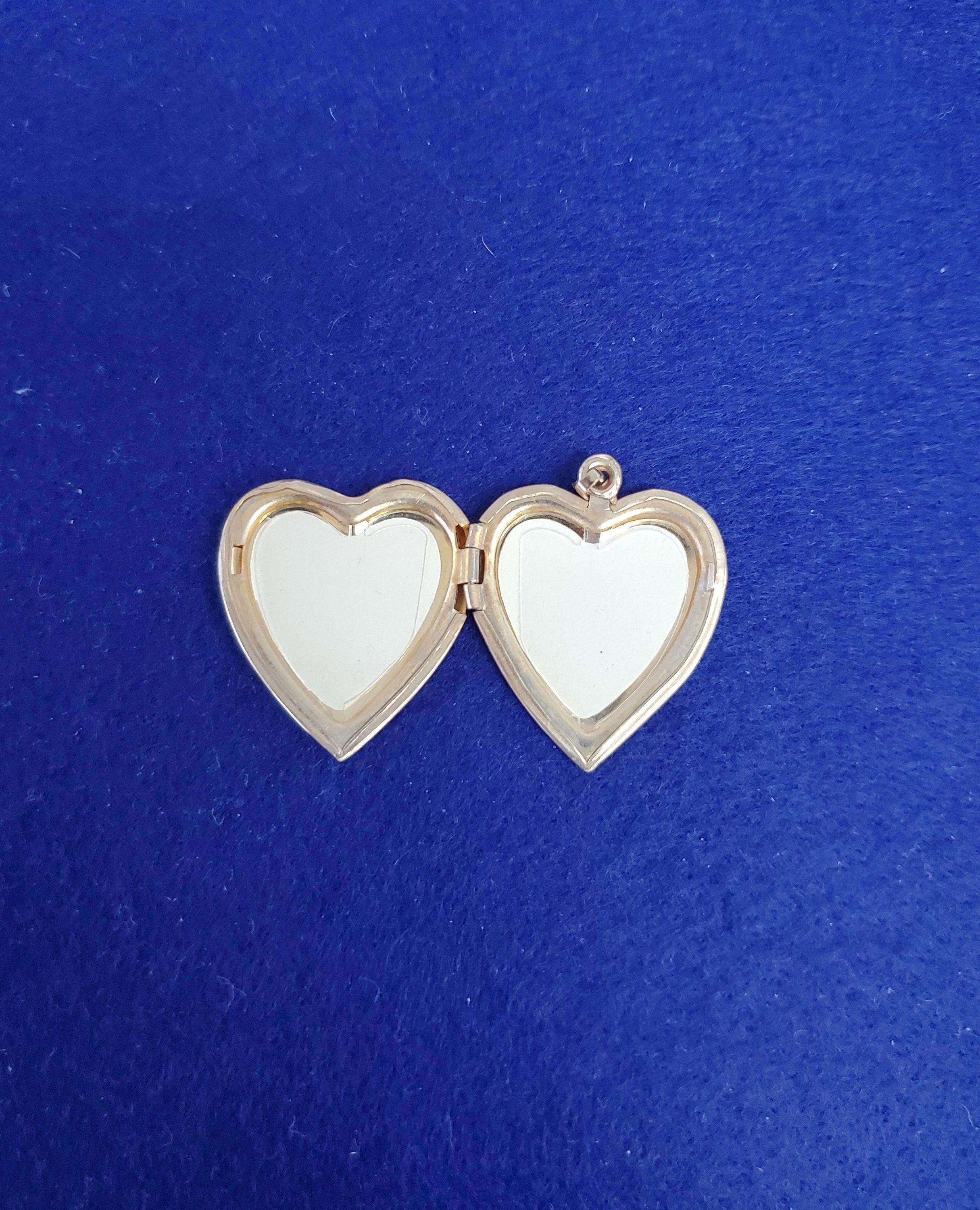Heart Within A Heart 14k Gelbgold Medaillon Halskette im Zustand „Neu“ in Sugar Land, TX