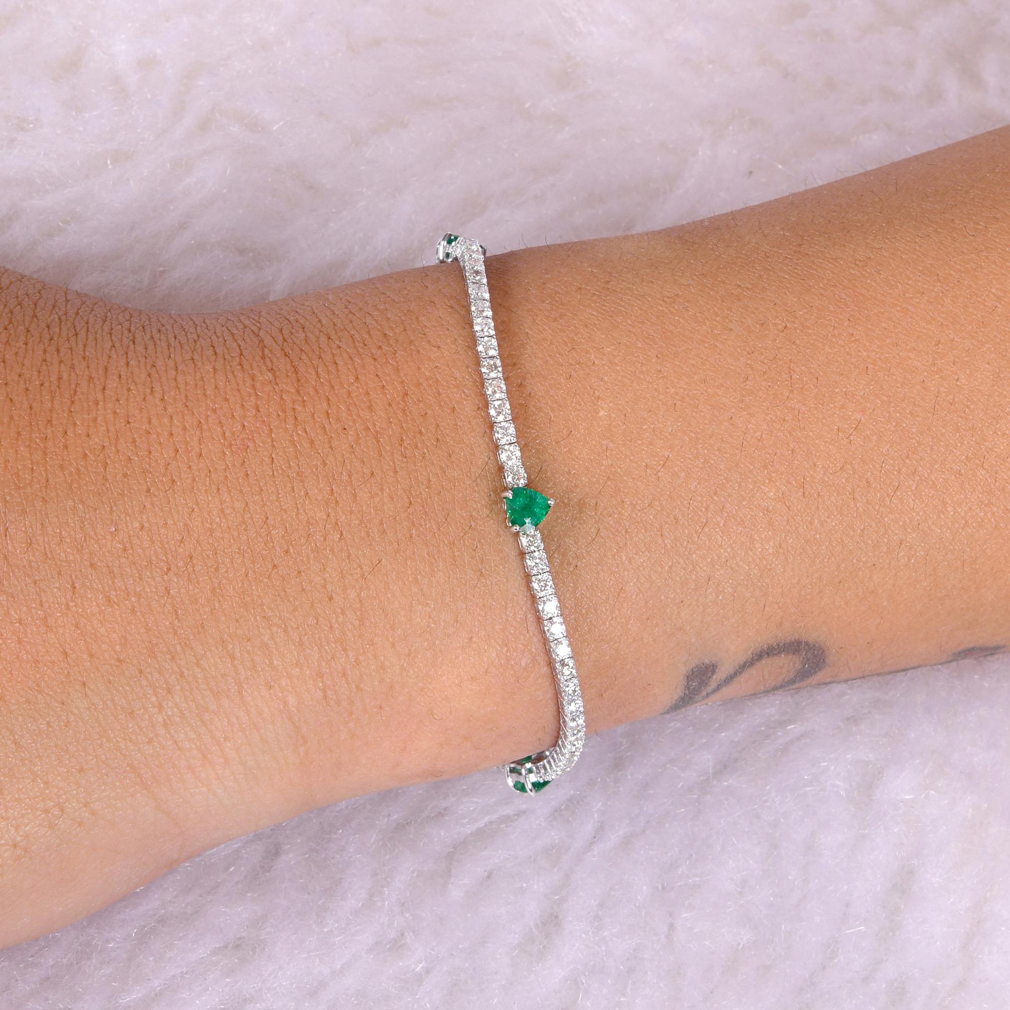 Heart Zambian Emerald Bracelet SI/H Round Brilliant Cut Diamond 14k White Gold In New Condition For Sale In Diera, Dubai