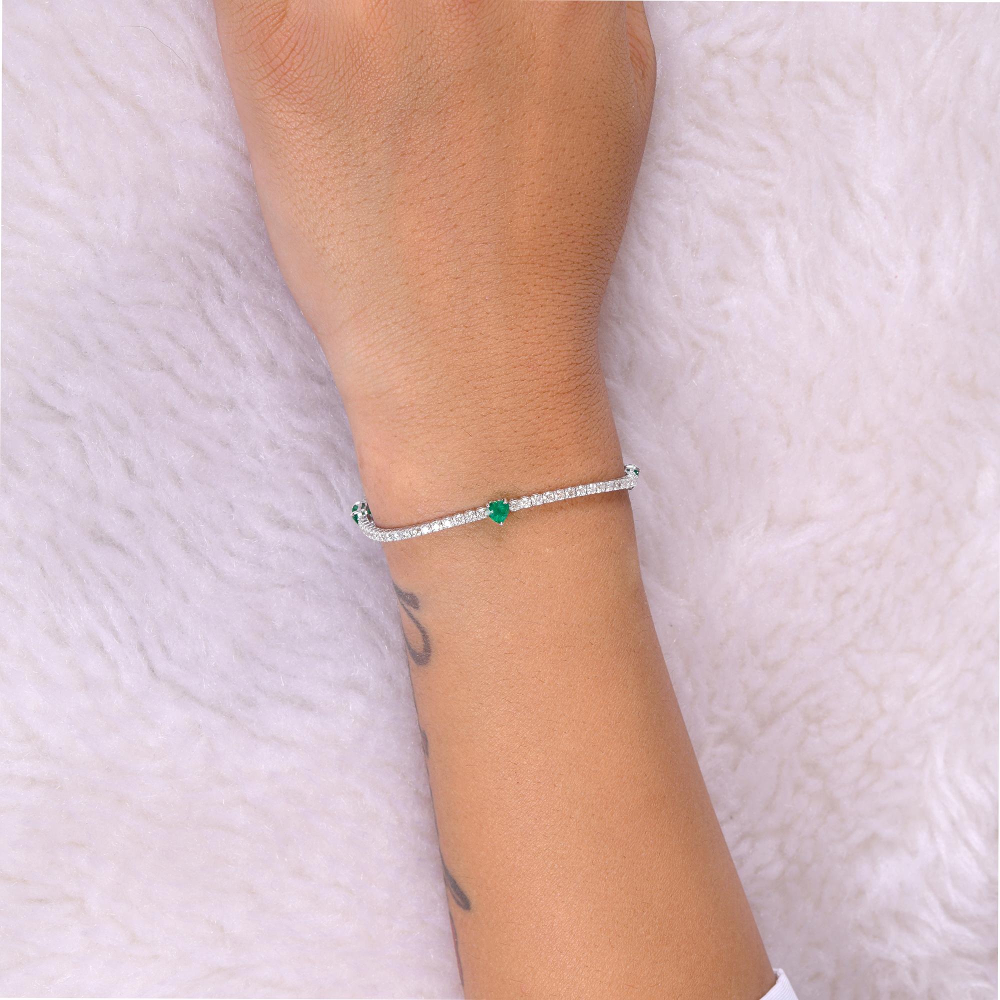 Women's Heart Zambian Emerald Bracelet SI/H Round Brilliant Cut Diamond 14k White Gold For Sale