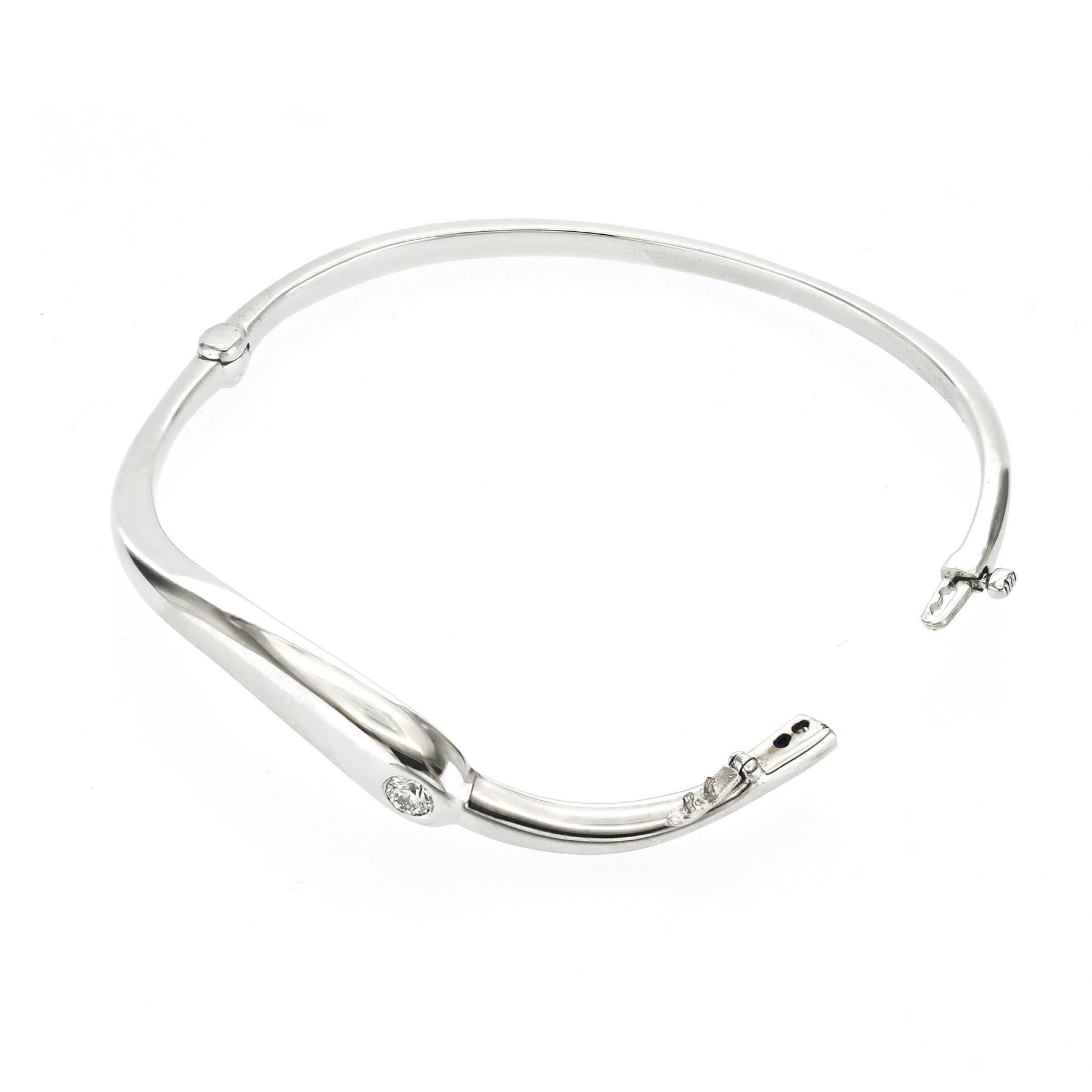 Pulsera brazalete Hearts On Fire de oro blanco de 18 quilates y 0,18 quilates de diamantes Talla M 6,25 pulgadas en venta 3