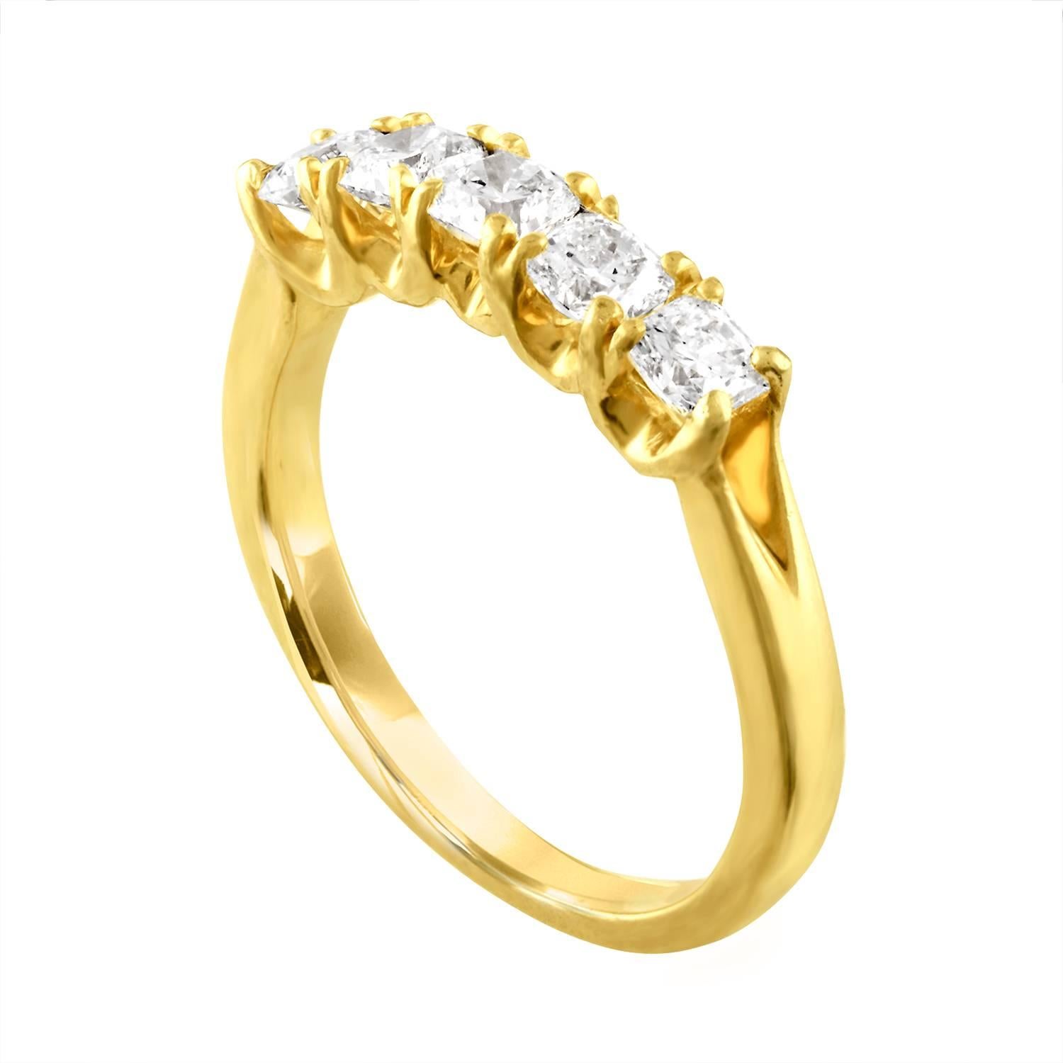 Beautiful Five Stone Ring by Hearts On Fire
The ring is 18K Yellow Gold
There are 1.00 Carats In Diamonds E/F VVS
The diamonds are Dream Cut exclusive to this brand.
The ring is a size 6.5, sizable.
The ring weighs 3.8 grams.
 