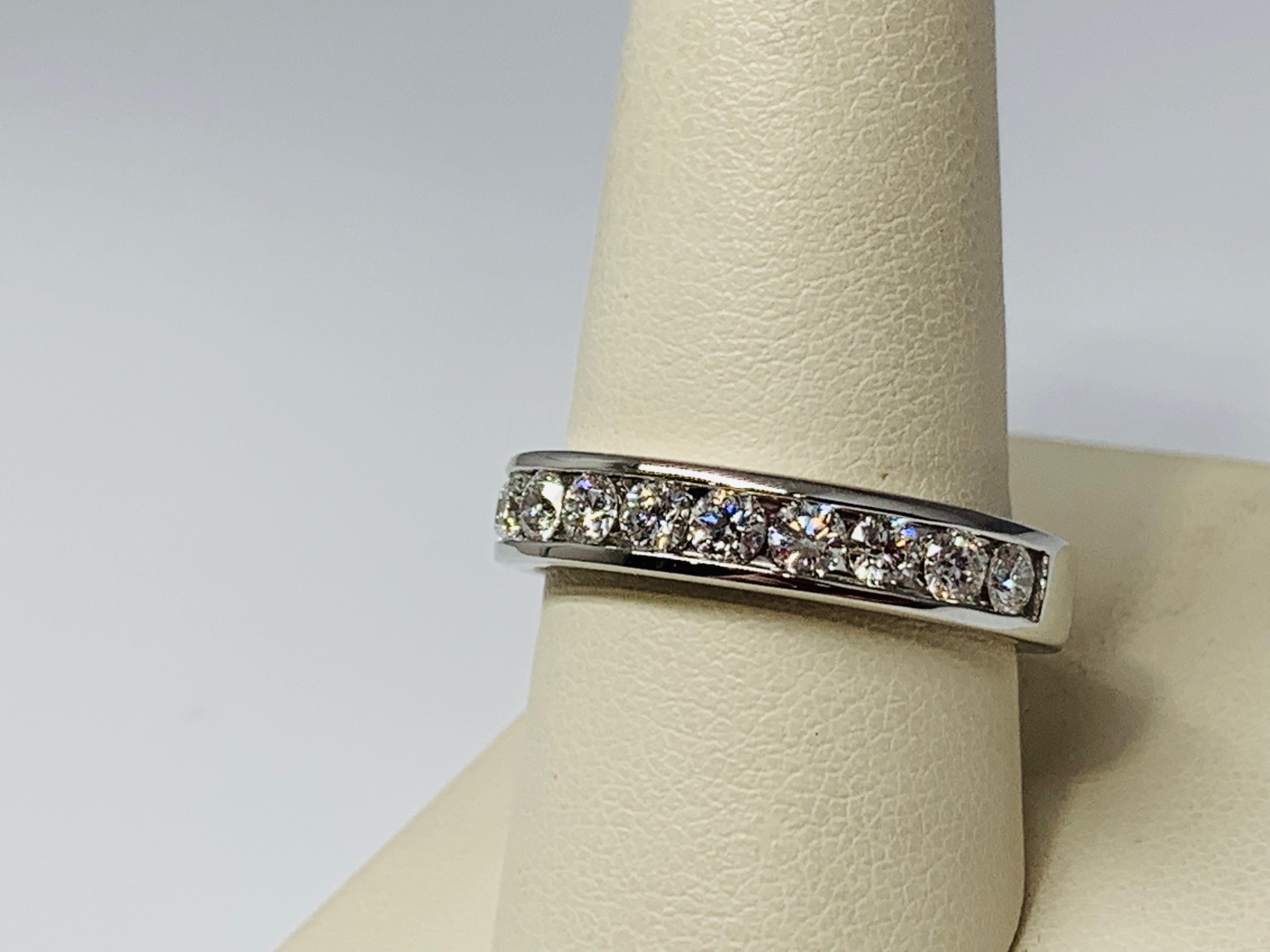 Hearts On Fire 18 Karat White Gold 0.94 Carat Total Weight Diamond Wedding Band In New Condition For Sale In Gainesville , FL