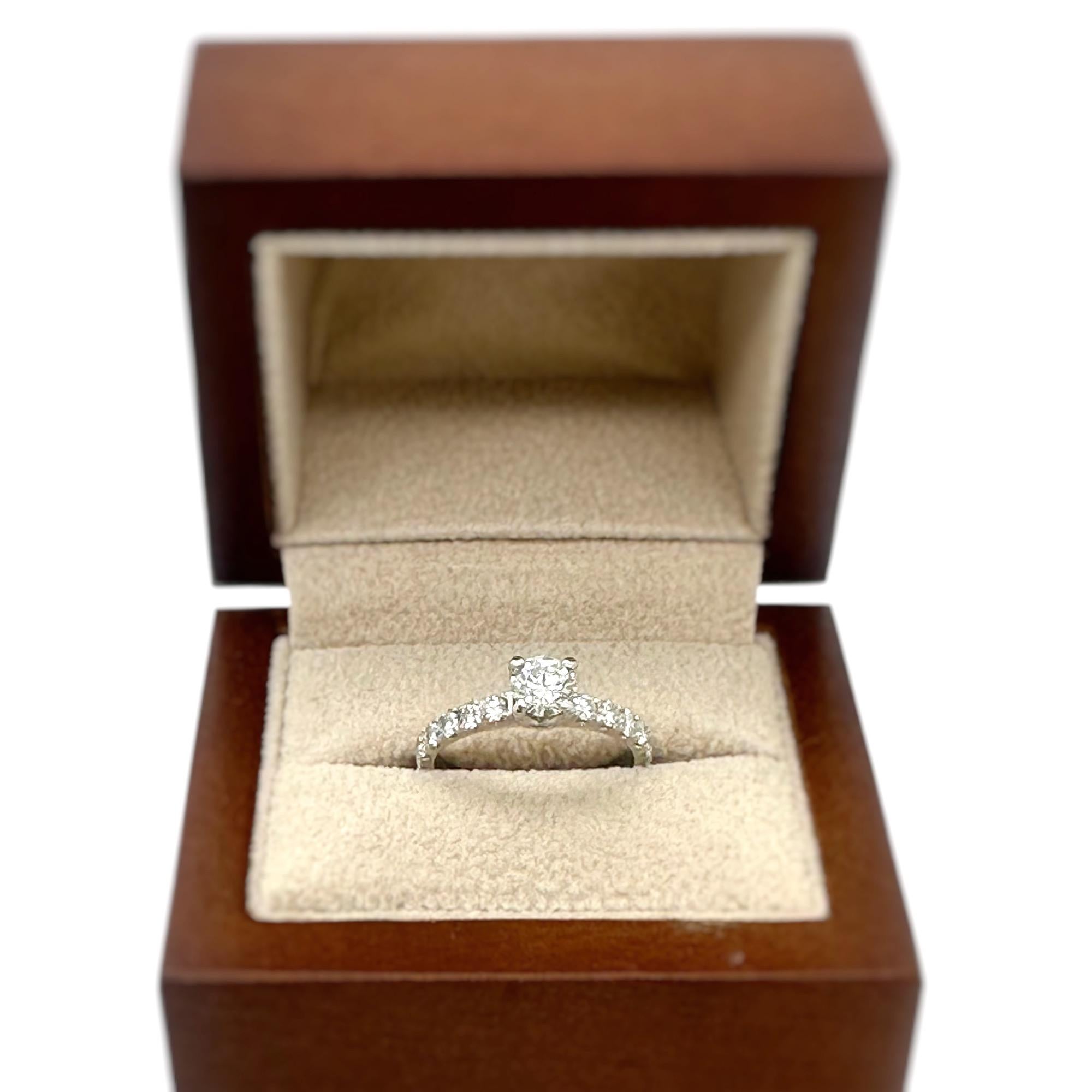Diamante Hearts On Fire 0,51 cts J SI1 engastado en un anillo de compromiso de platino en venta 5