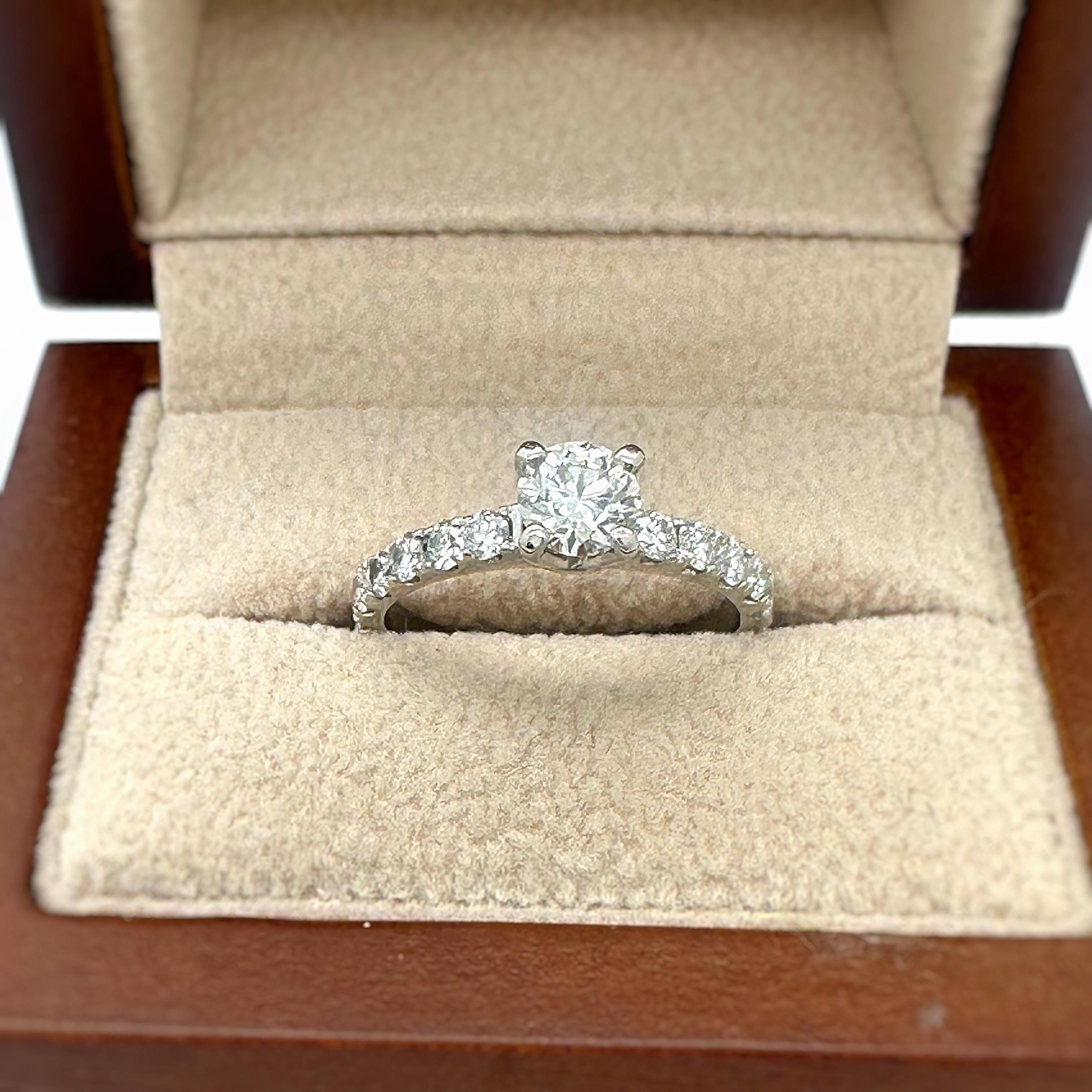Femenino o masculino Diamante Hearts On Fire 0,51 cts J SI1 engastado en un anillo de compromiso de platino en venta