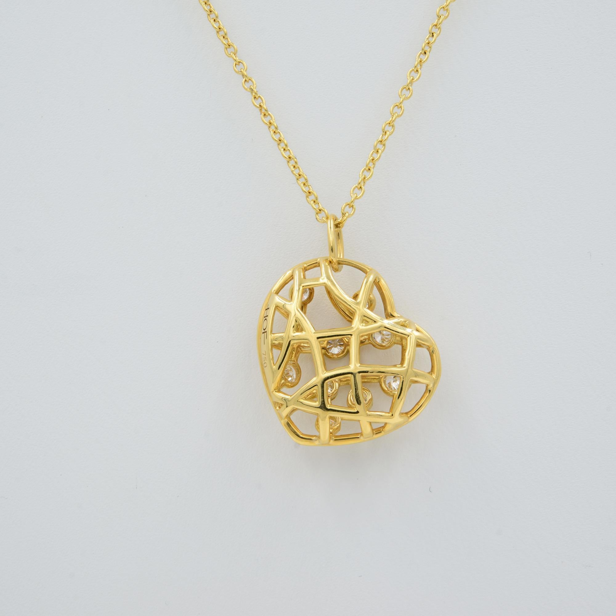 Taille ronde Hearts on Fire Collier pendentif chaîne en or jaune 18 carats avec diamants 0,35 carat poids total en vente