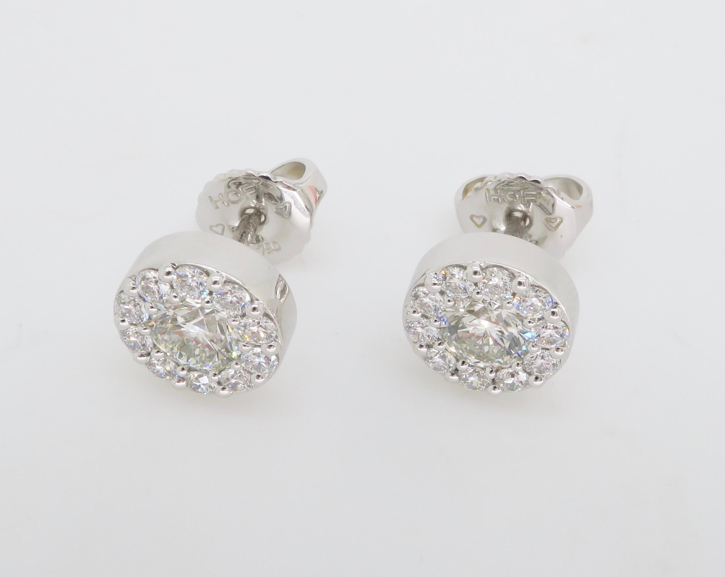Hearts on Fire Diamond Fulfillment Stud Earrings in 18k White Gold For Sale 1