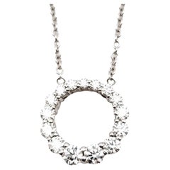 Collier pendentif d'éternité en forme de cercle avec diamants ronds gradués « Hearts on Fire »