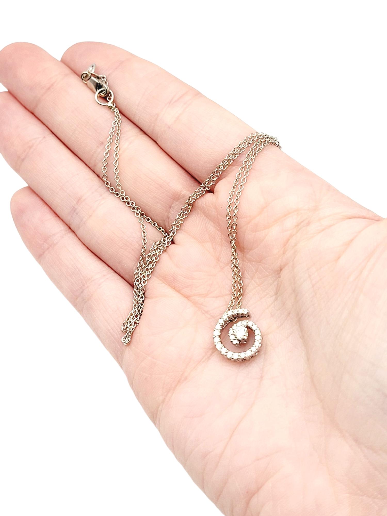 Hearts on Fire Mystical Journey Collier pendentif spirale en or blanc et diamants en vente 5