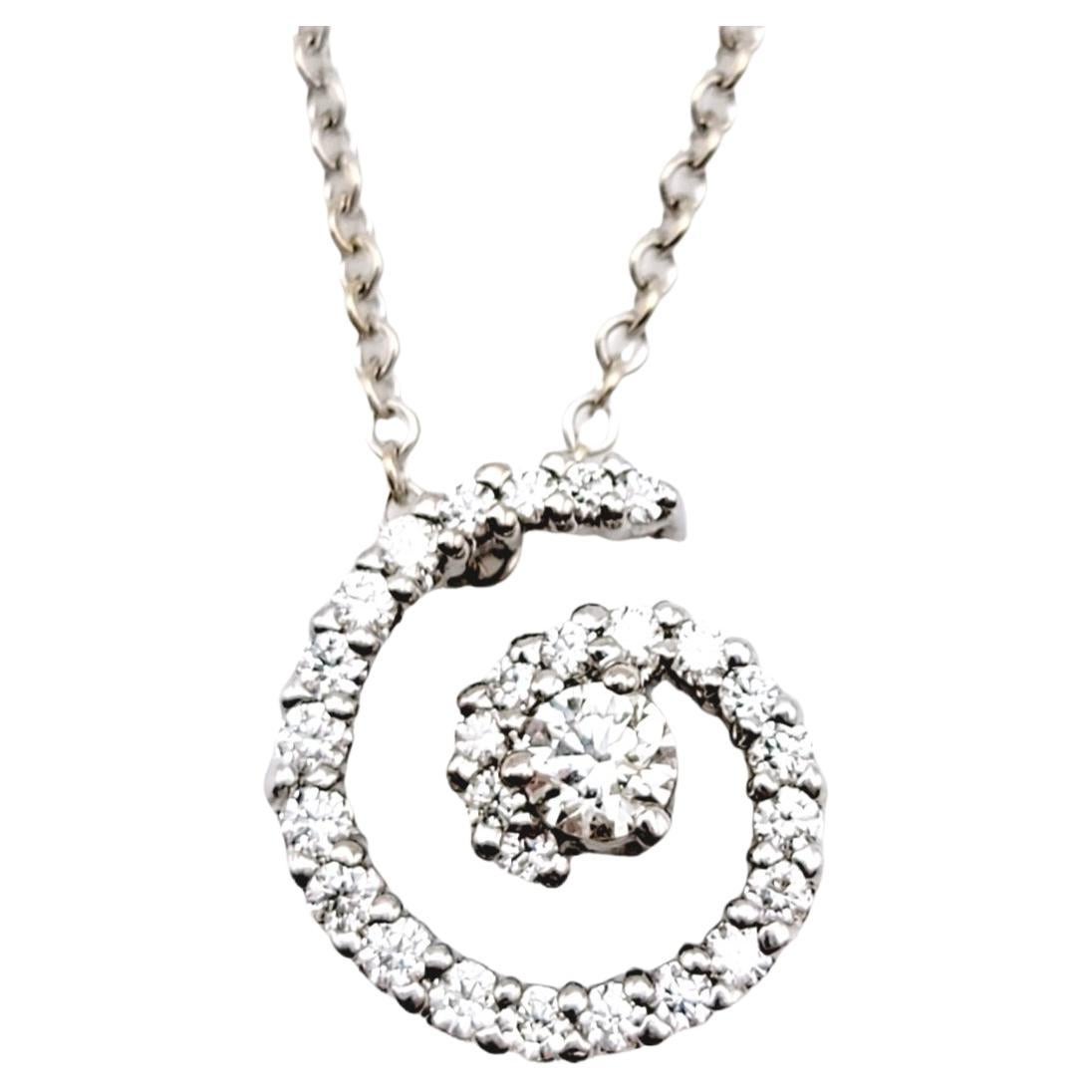 Hearts on Fire Mystical Journey Collier pendentif spirale en or blanc et diamants en vente