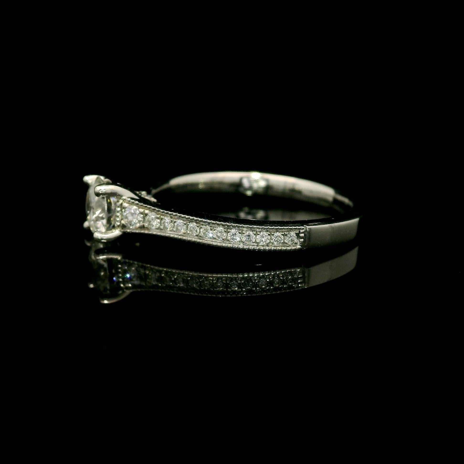 Anillo de compromiso Hearts On Fire Platino 0,67 ctw Diamante Fogoso Solitario Clásico en venta 1