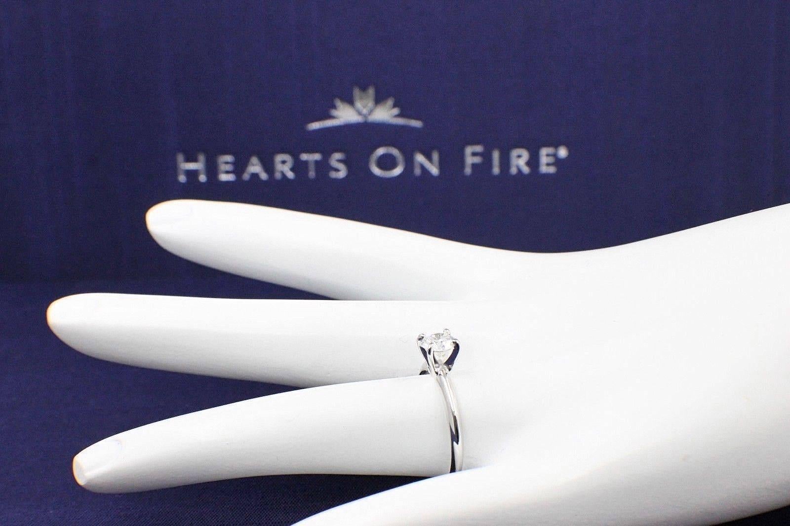 Hearts on Fire Round Brilliant 0.657 ct G VS2 Engagement Ring 14k White Gold For Sale 1