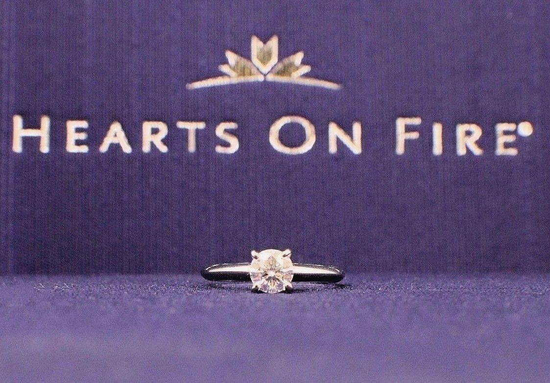 Hearts on Fire Round Brilliant 0.657 ct G VS2 Engagement Ring 14k White Gold For Sale 2
