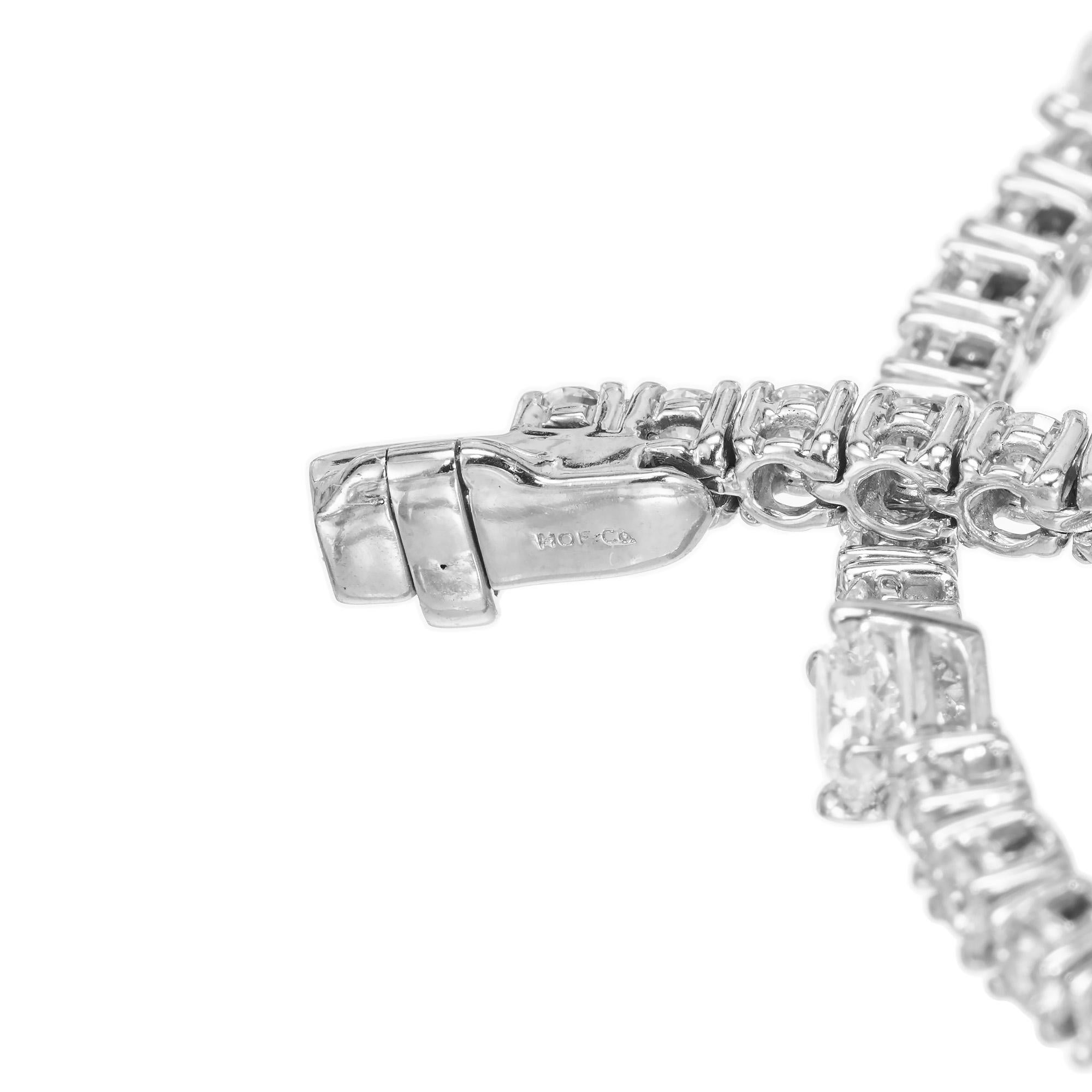 Hearts on Fire Serene Bracelet en or blanc et diamants de 5,68 carats  Bon état - En vente à Stamford, CT