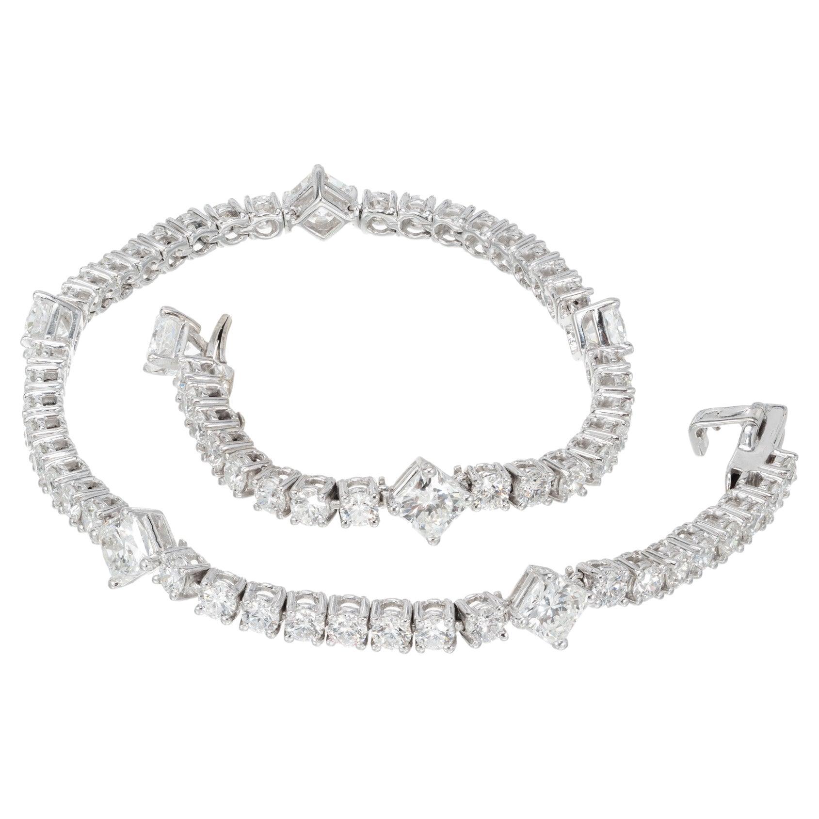 Hearts on Fire Serene Bracelet en or blanc et diamants de 5,68 carats  en vente