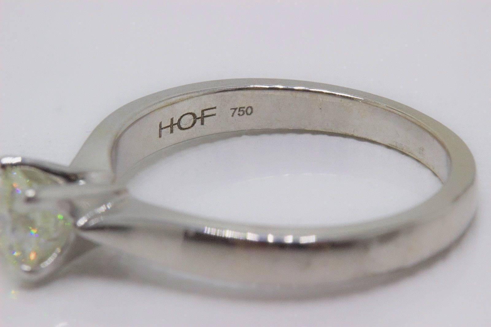 Anello di fidanzamento con diamante rotondo Hearts On Fire Serenity in oro bianco 18k 0,536TCW in vendita 1