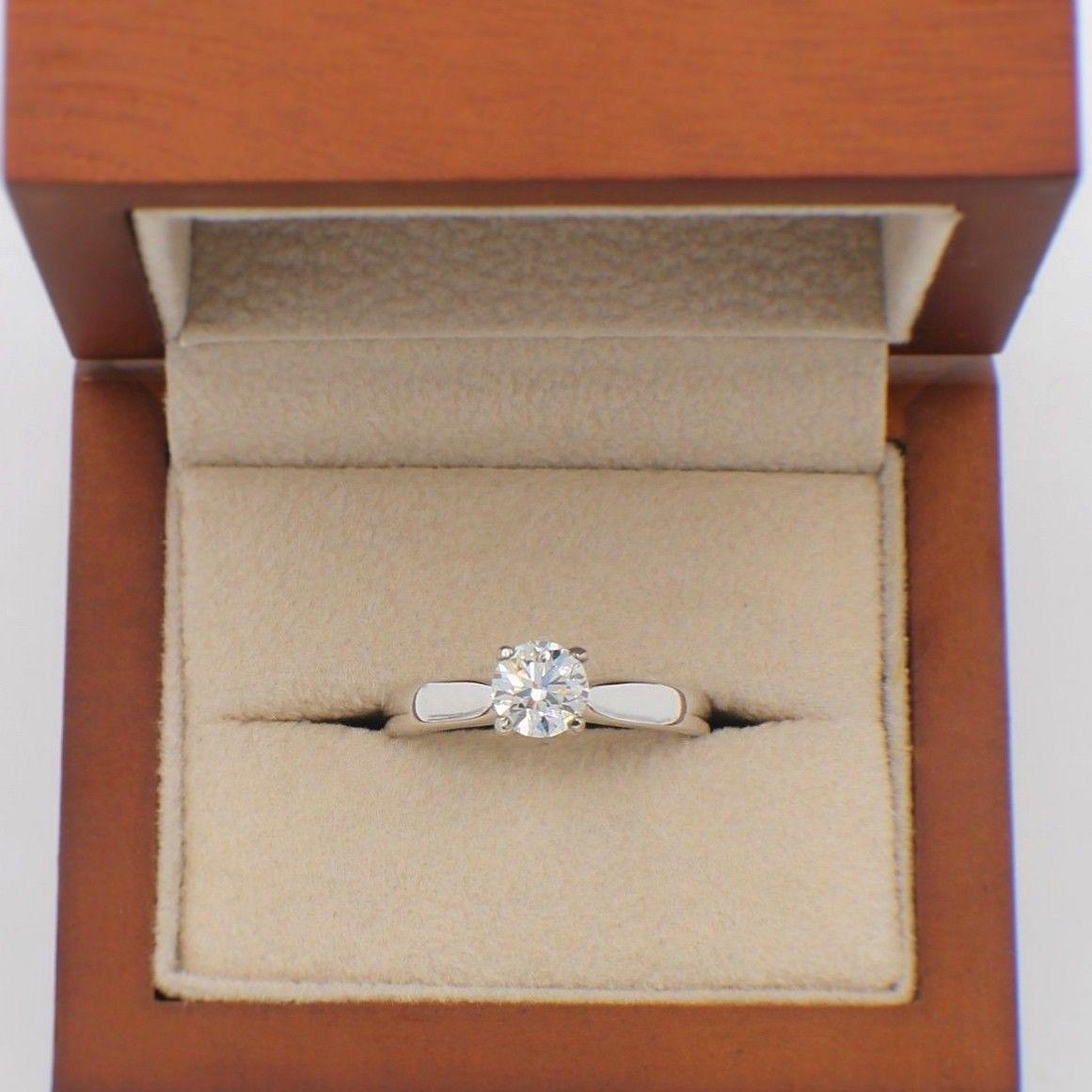 Hearts on Fire Signature Bague de fiançailles en or 18 carats avec diamants ronds de 0,71 carat Pour femmes en vente