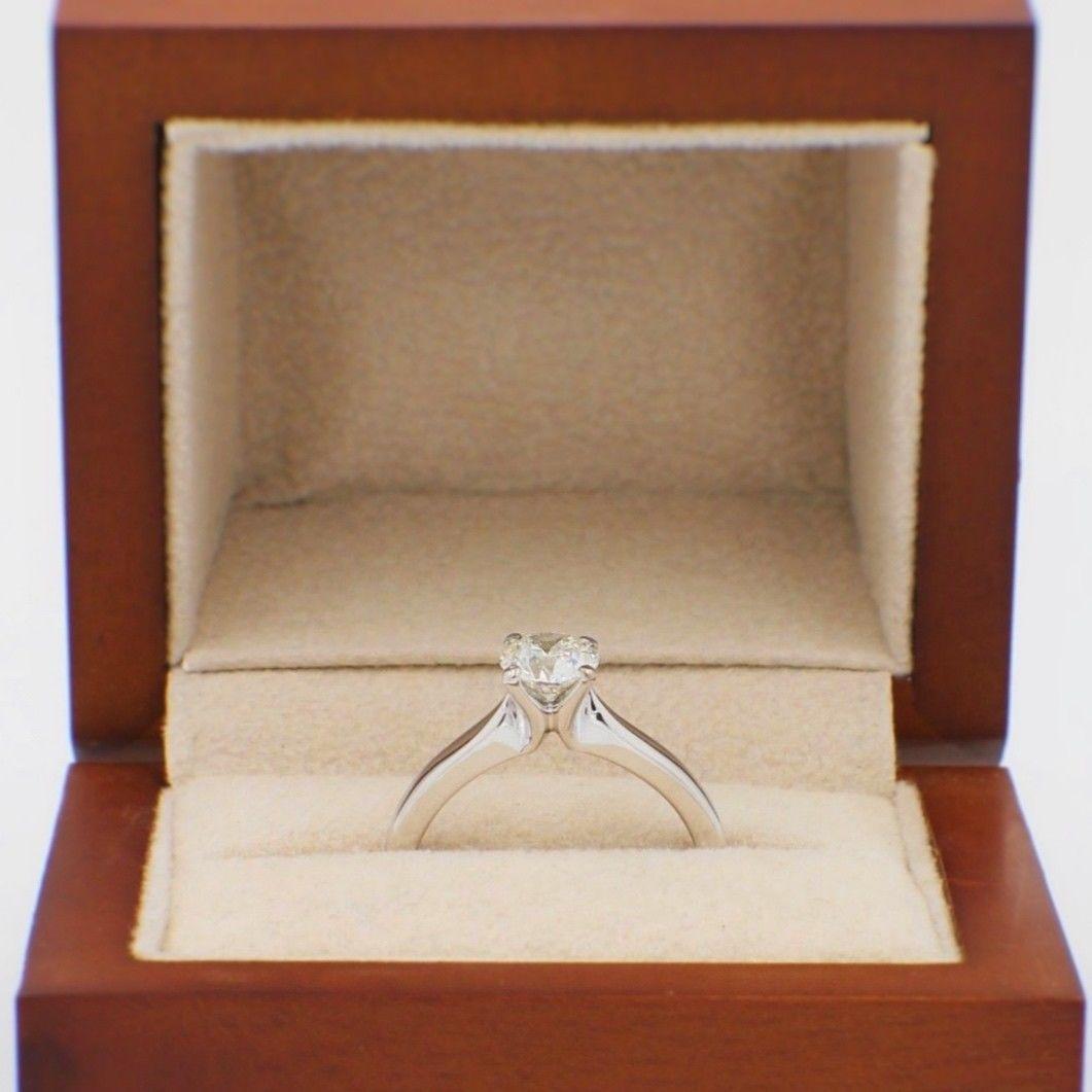 Women's Hearts on Fire Signature Diamond Engagement Ring Round 0.71 Carat 18 Karat Gold For Sale