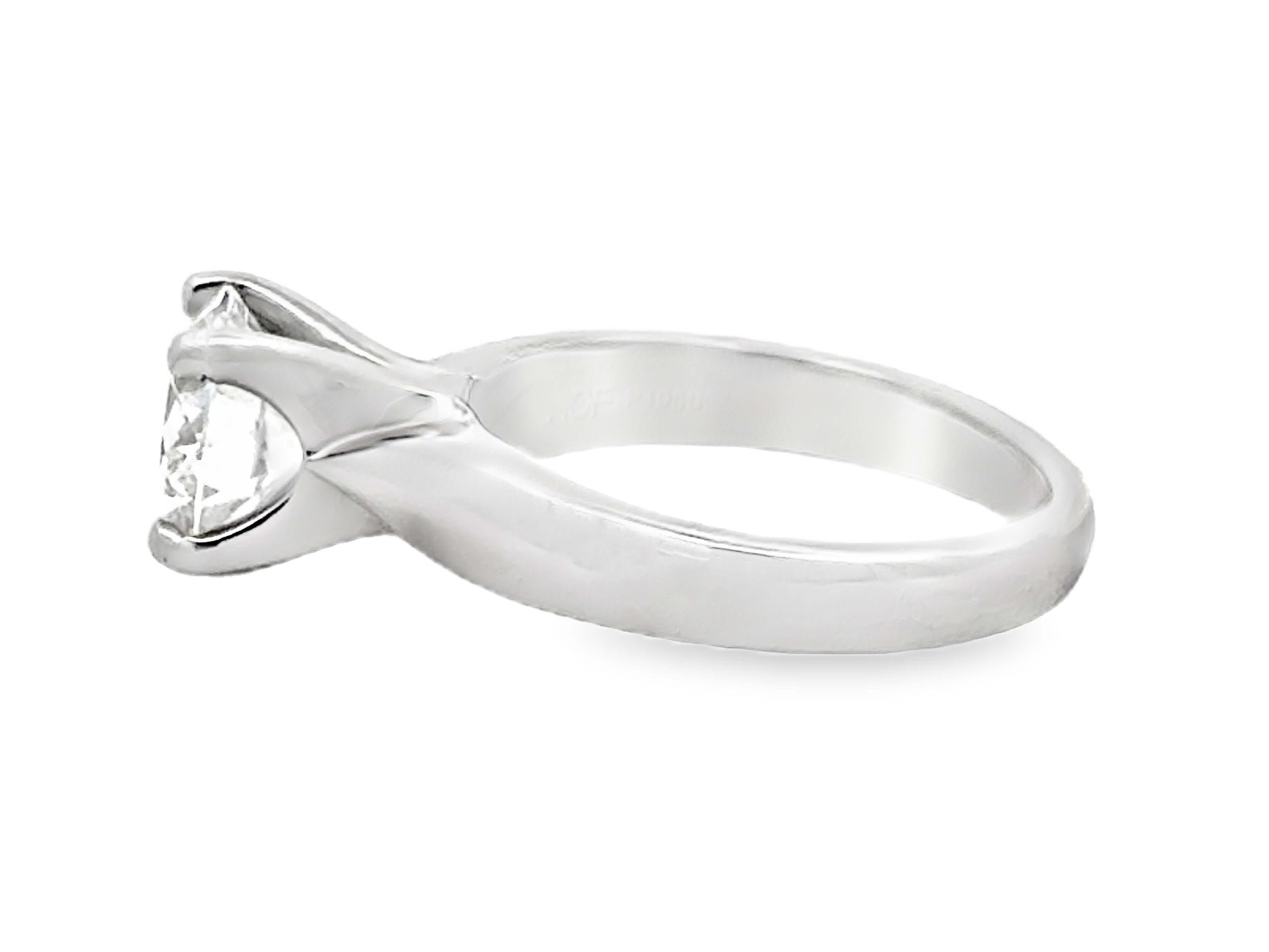 Anillo de compromiso de diamantes Hearts On Fire Solitario Platino en venta 4
