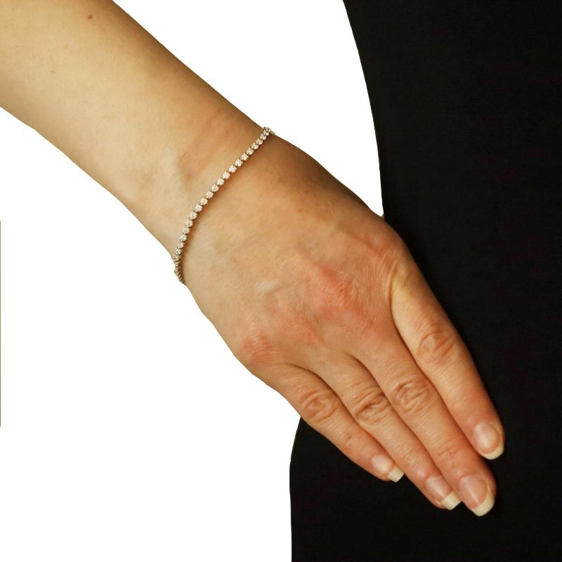 Round Cut Hearts On Fire Temptation Diamond Three-Prong Tennis Bracelet 7